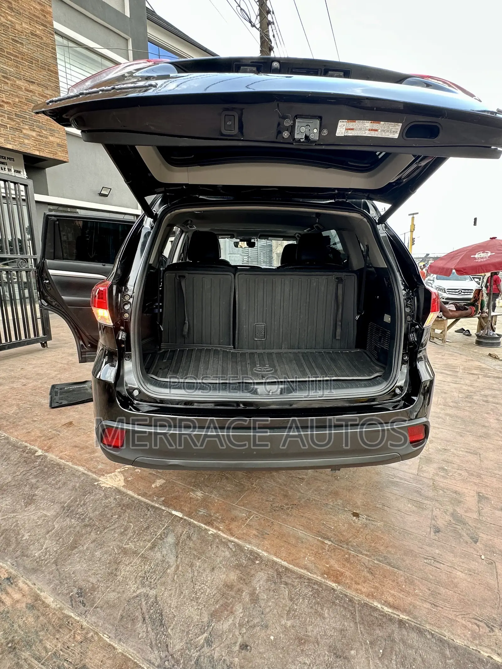 Toyota Highlander SE 4x4 V6 (3.5L 6cyl 8A) 2017 Black