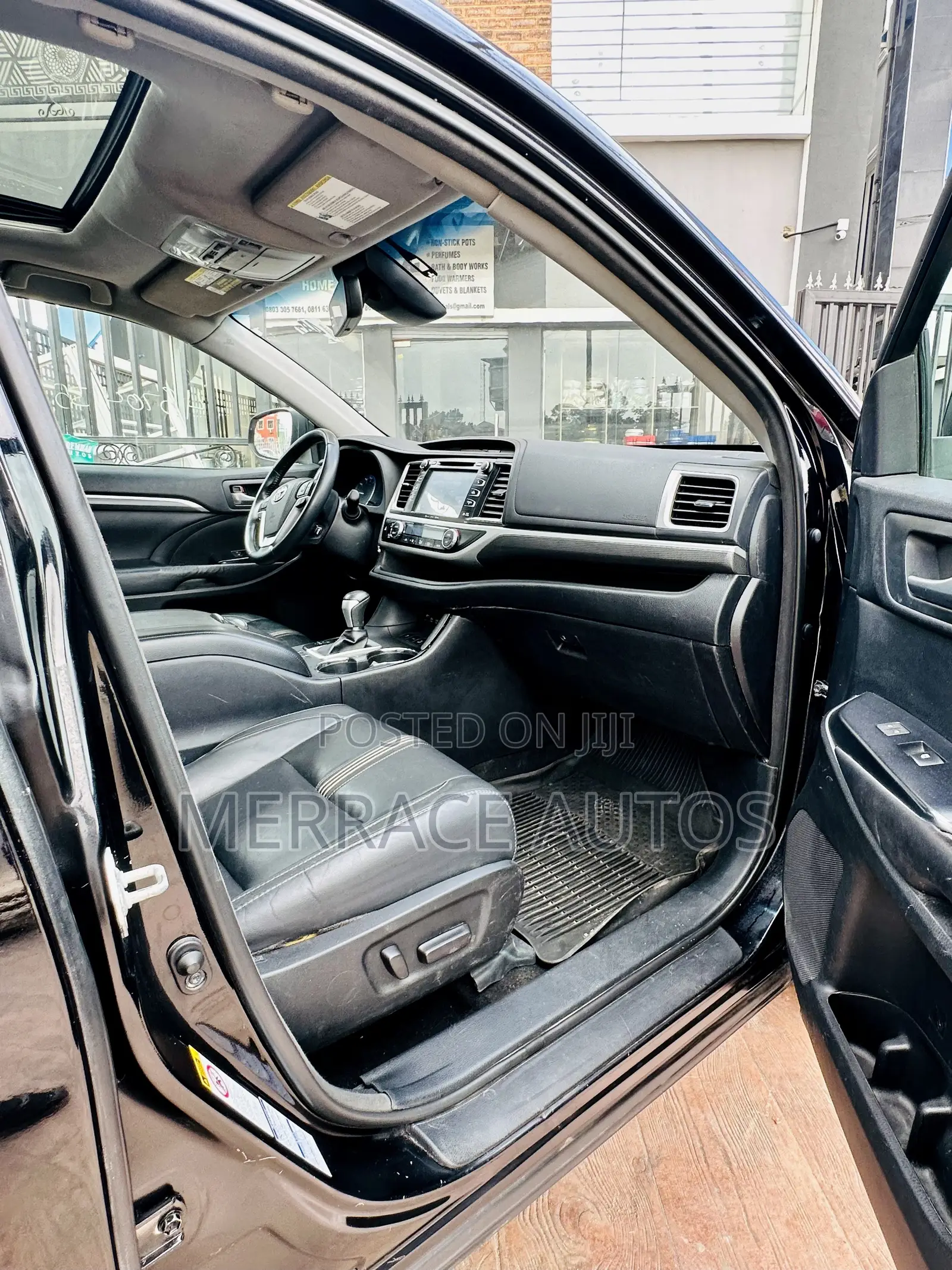 Toyota Highlander SE 4x4 V6 (3.5L 6cyl 8A) 2017 Black