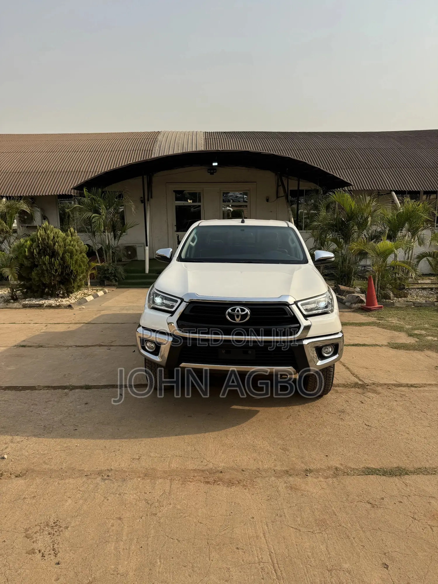Toyota Hilux SR5+ 4x4 2018 White