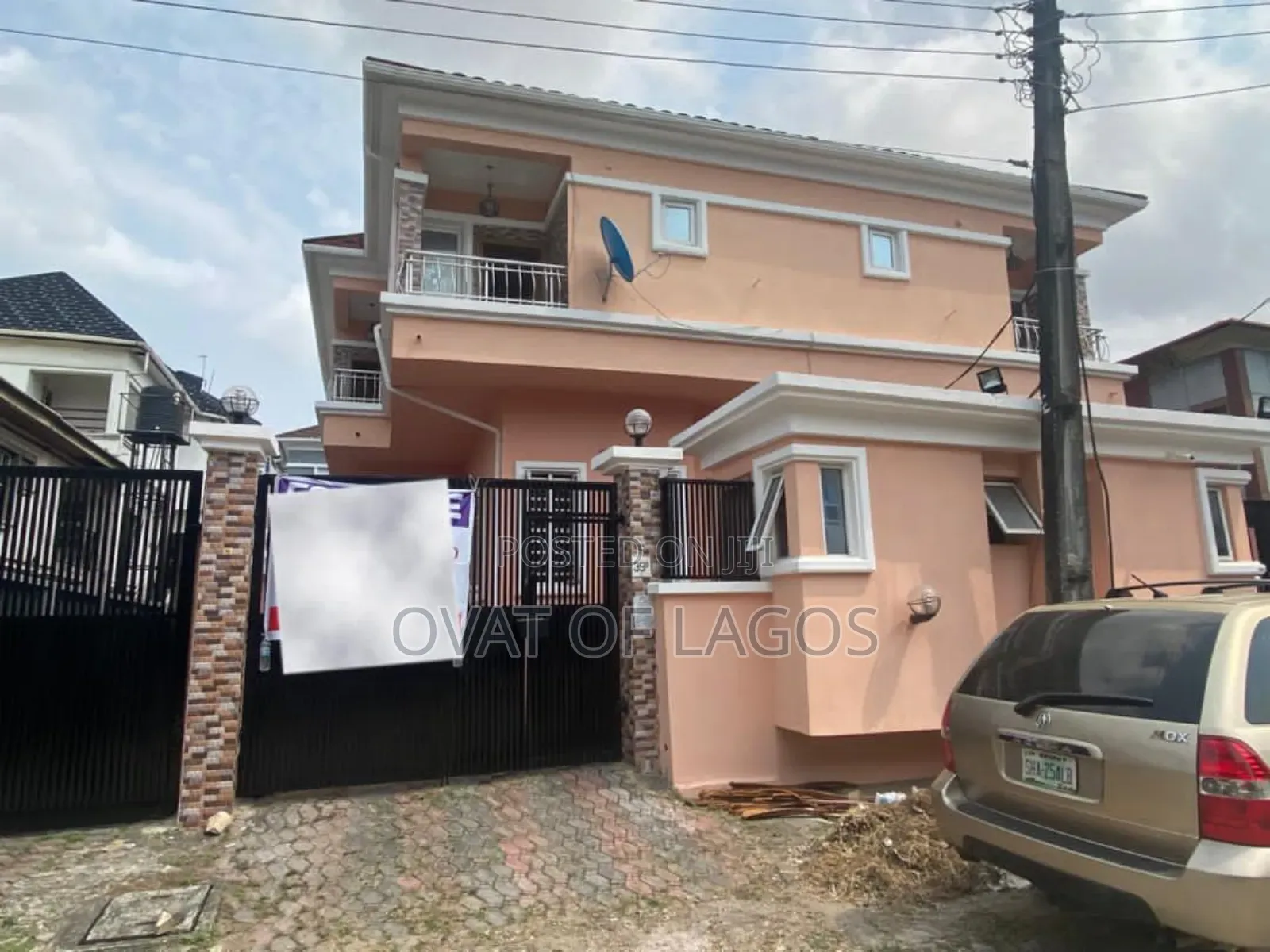 4bdrm Duplex in Ikota Villa Estate for sale