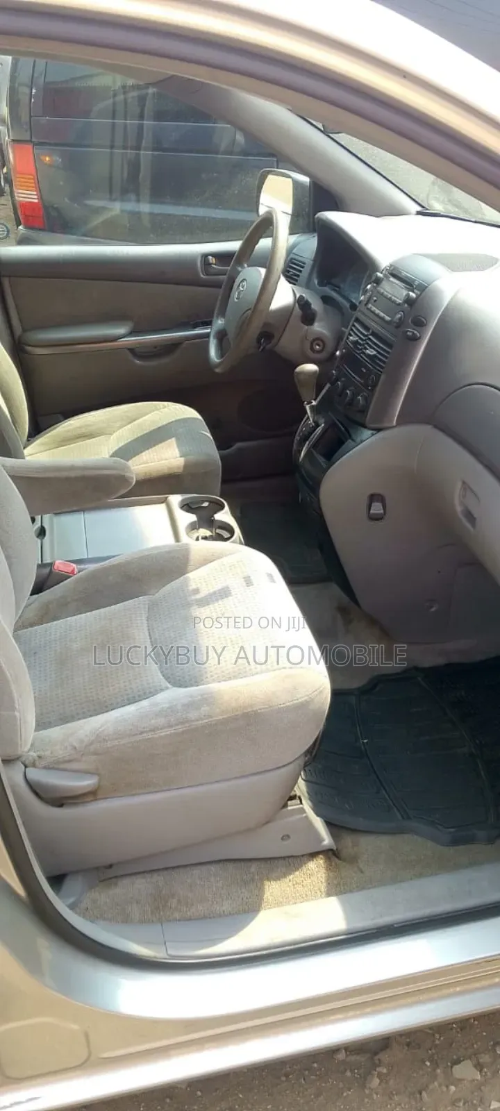 Toyota Sienna CE 8 Passenger 2010 Silver