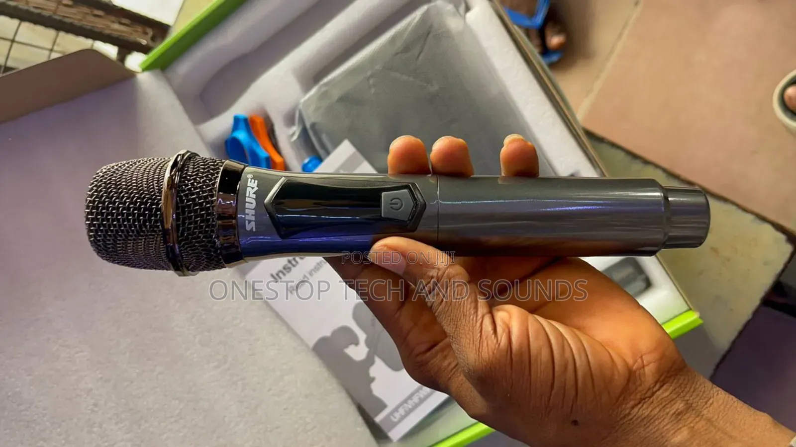 Shure Ut888 Professional Dual Wireless Microphone System