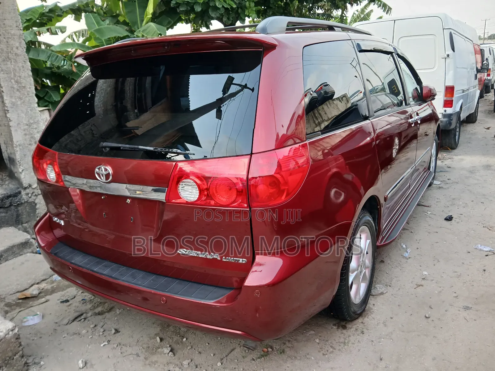 Toyota Sienna XLE Limited AWD 2006 Red