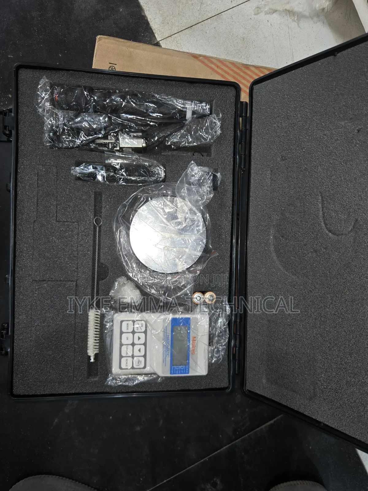 Mitutoyo Hardmatic Rebound Type Portable Hardness Tester