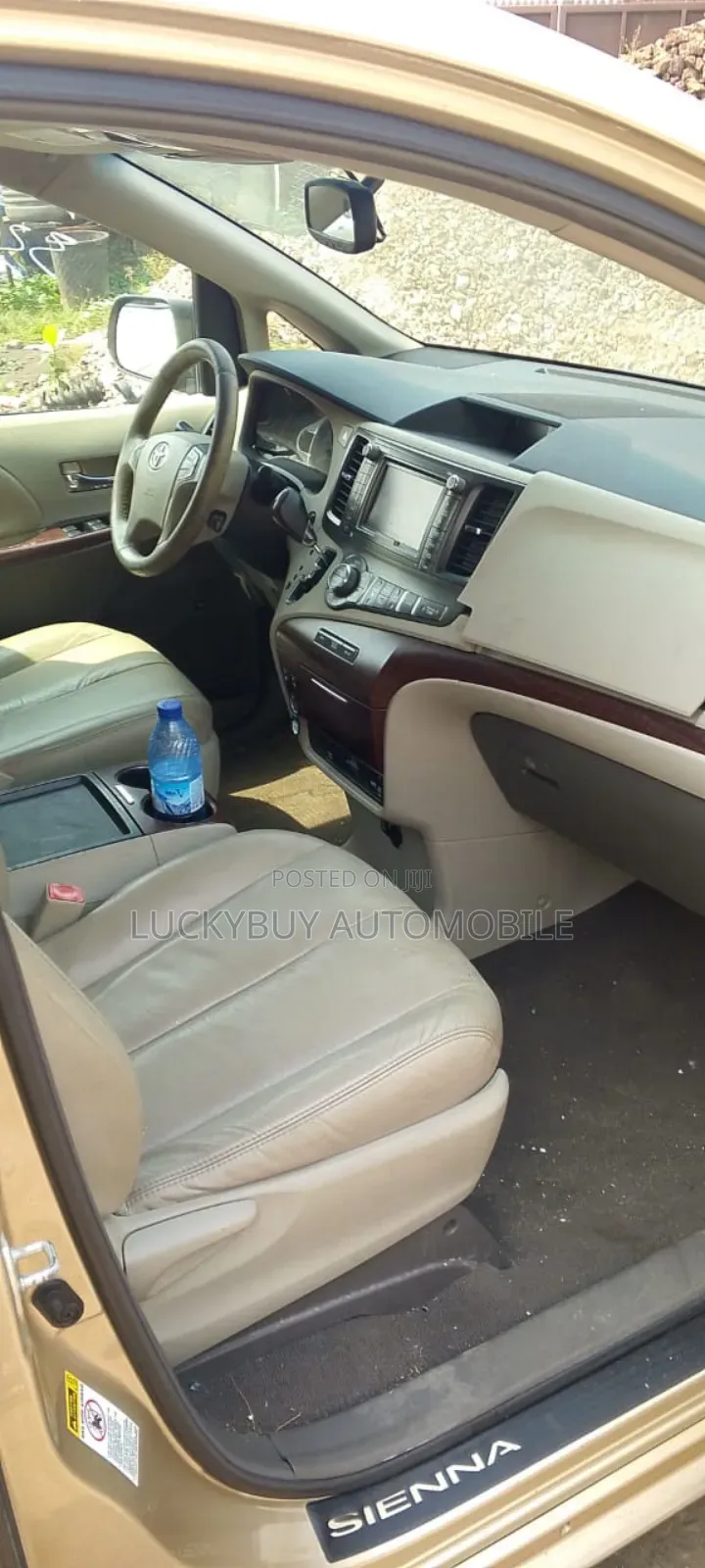 Toyota Sienna XLE 7 Passenger 2011 Gold