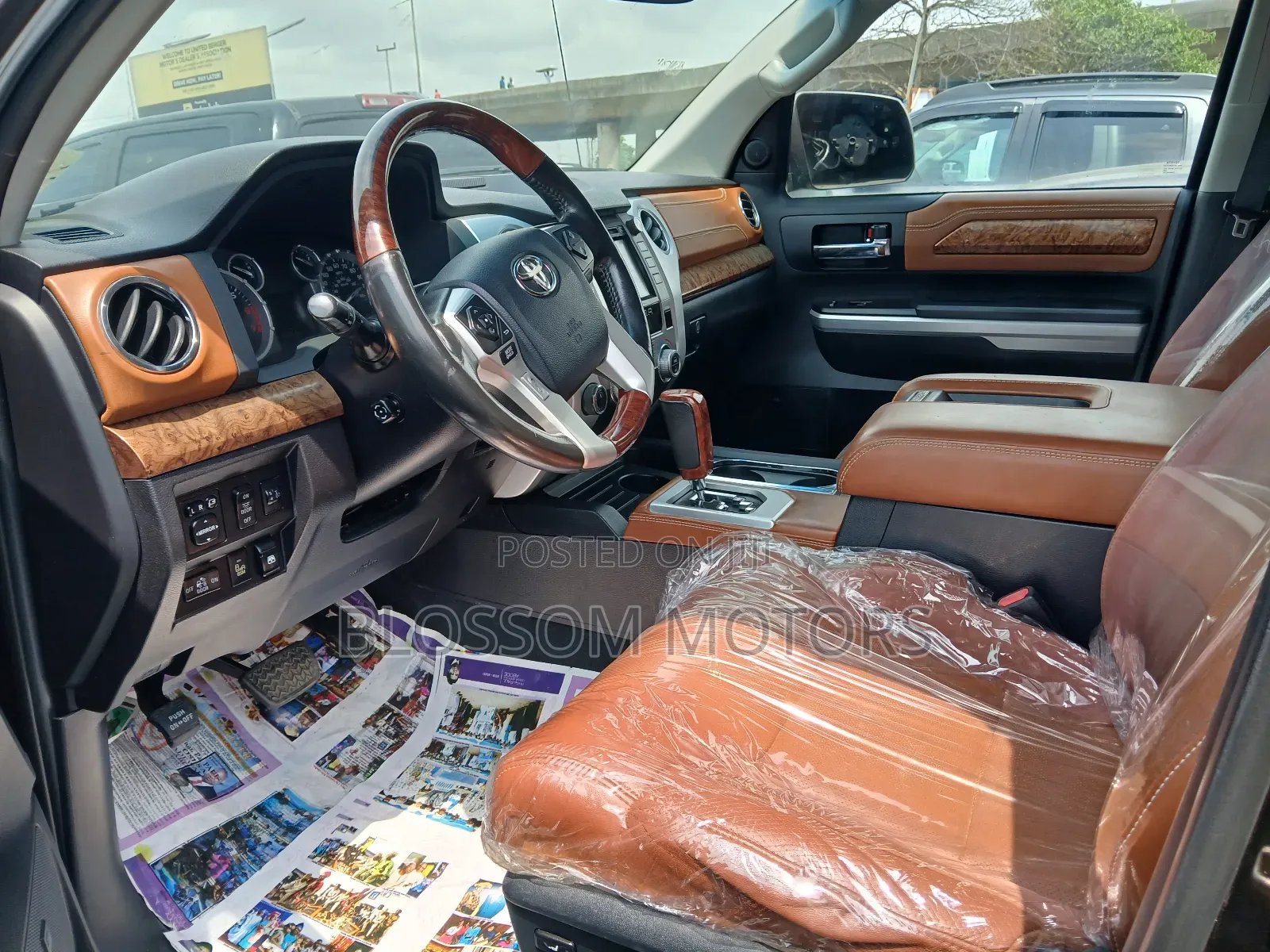 Toyota Tundra 1794 5.7L V8 4x4 CrewMax 5.6 ft. box 145.7 in. WB 2018