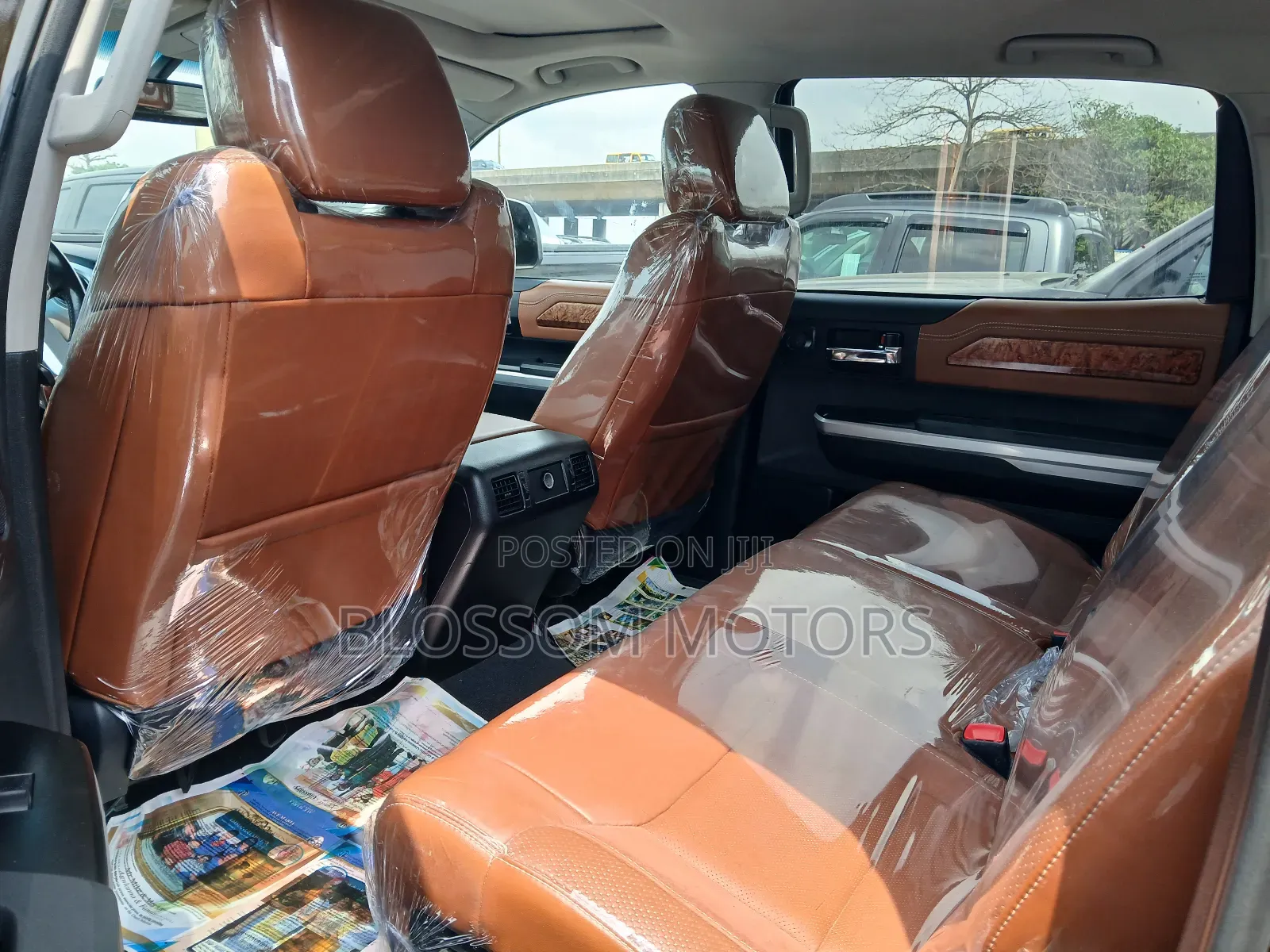 Toyota Tundra 1794 5.7L V8 4x4 CrewMax 5.6 ft. box 145.7 in. WB 2018