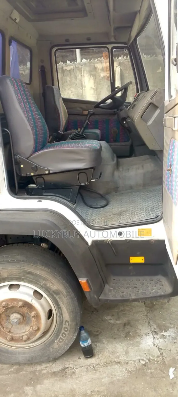 Mercedes Benz 1117 8 Bolt