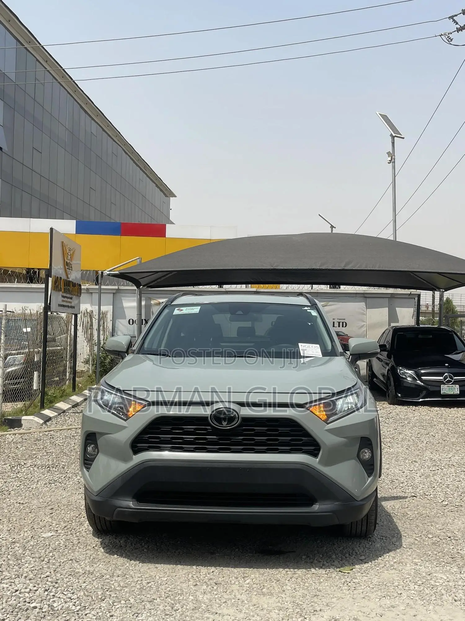 Toyota RAV4 XLE 2021 Gray