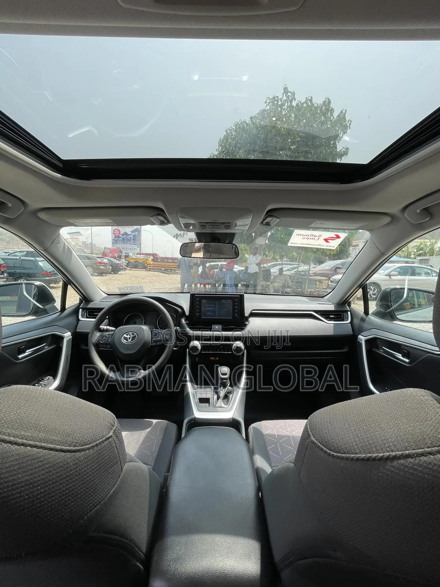 Toyota RAV4 XLE 2021 Gray