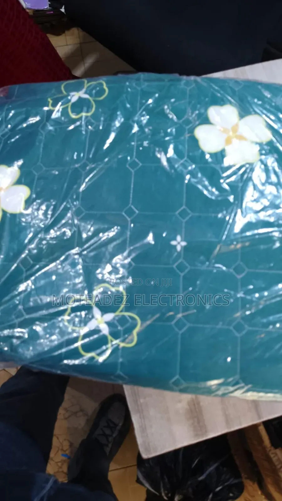 High Quality 5by6, 6by6, 6by7 Waterproof Bed Spread With Pillow Cases