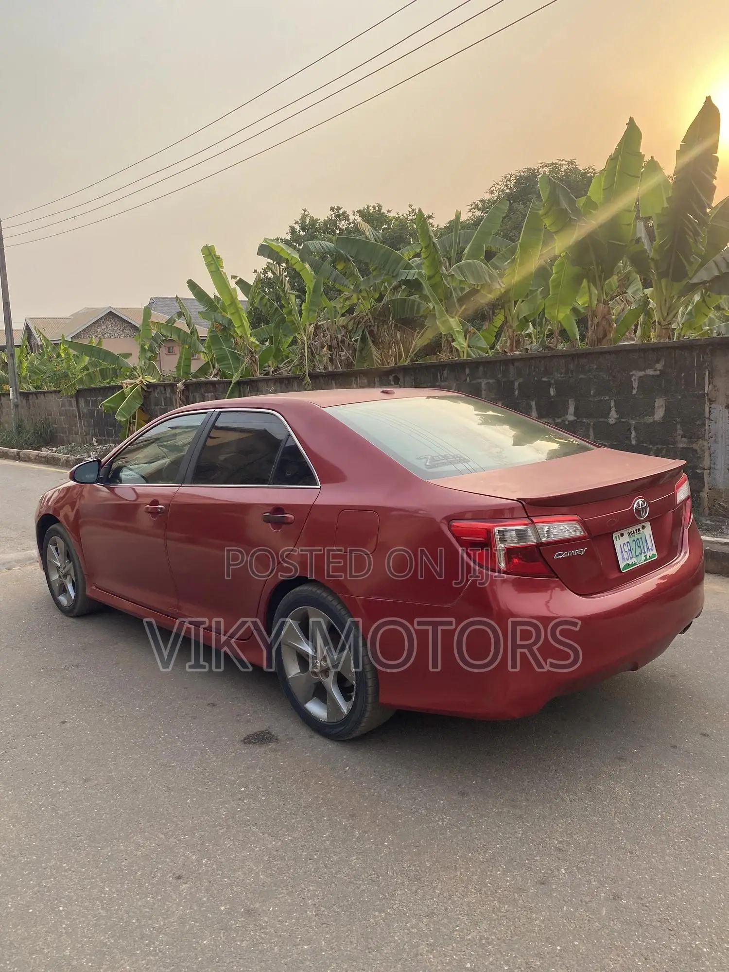 Toyota Camry LE 4dr Sedan (2.5L 4cyl 6A) 2013 Red