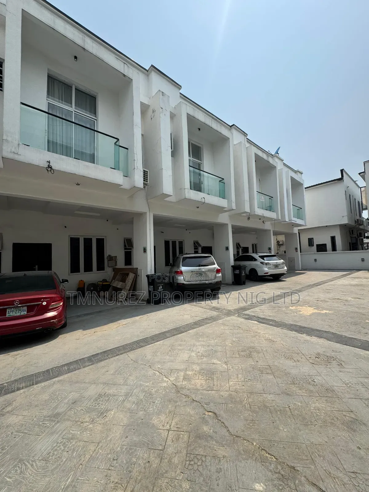 3bdrm Duplex in Orchild Road, Chevron for rent