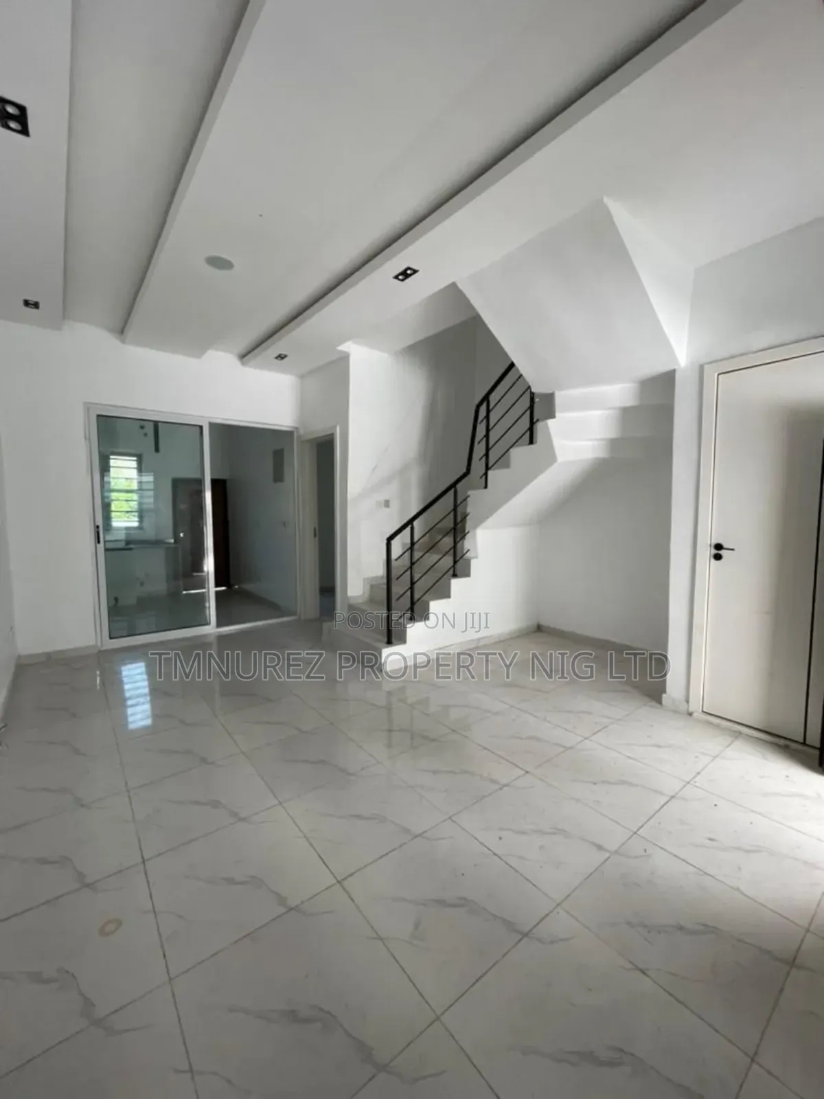 3bdrm Duplex in Orchild Road, Chevron for rent