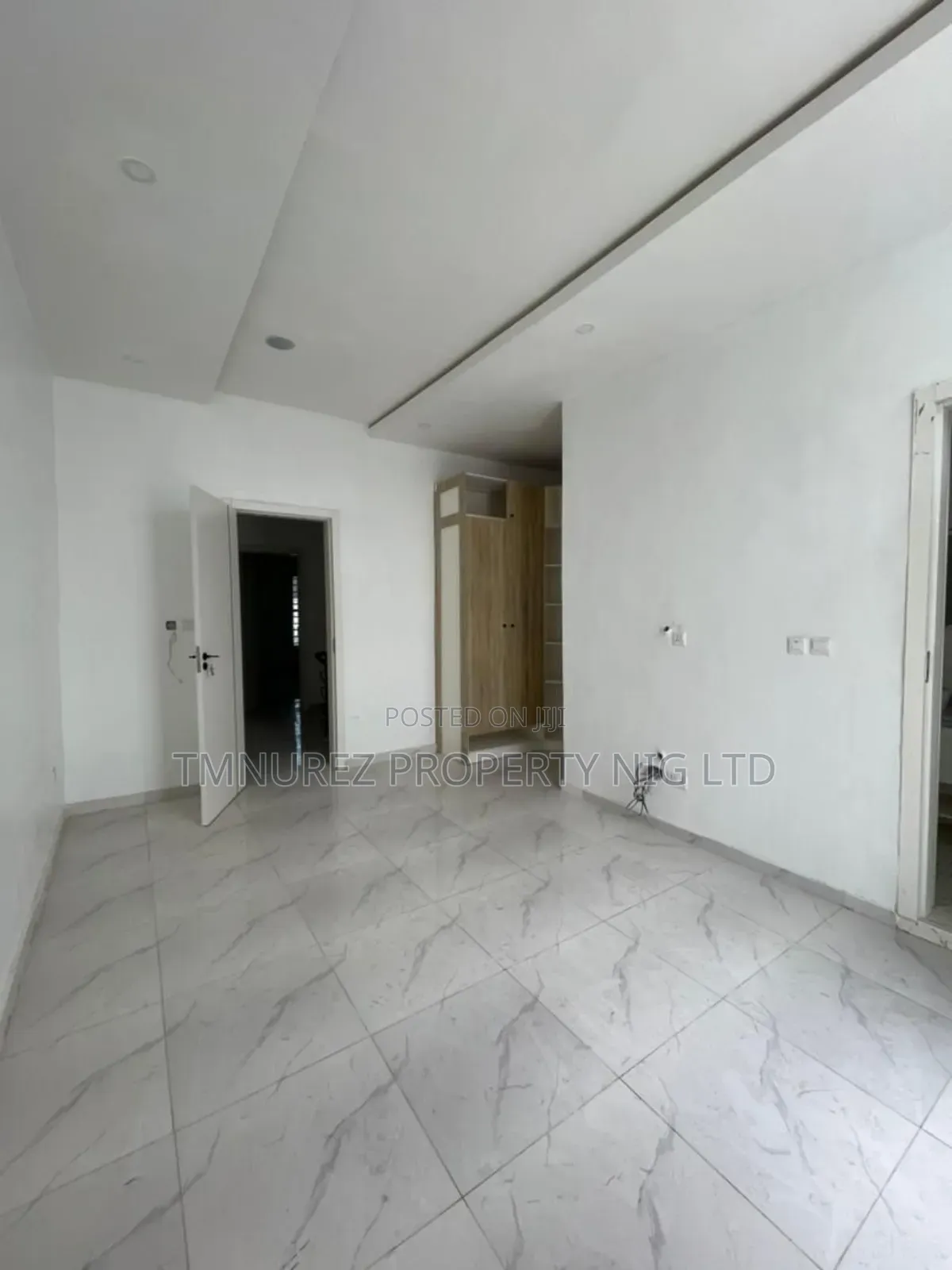 3bdrm Duplex in Orchild Road, Chevron for rent