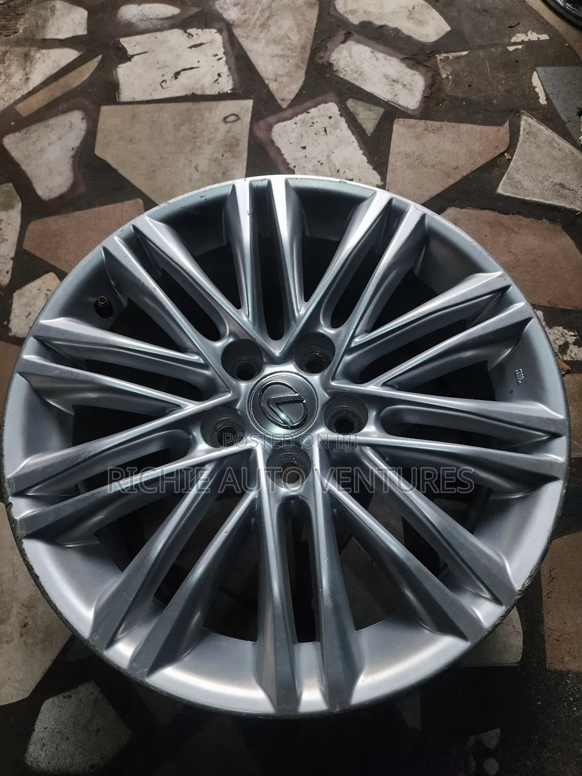17inch Oem Es350 Lexus  Rim.