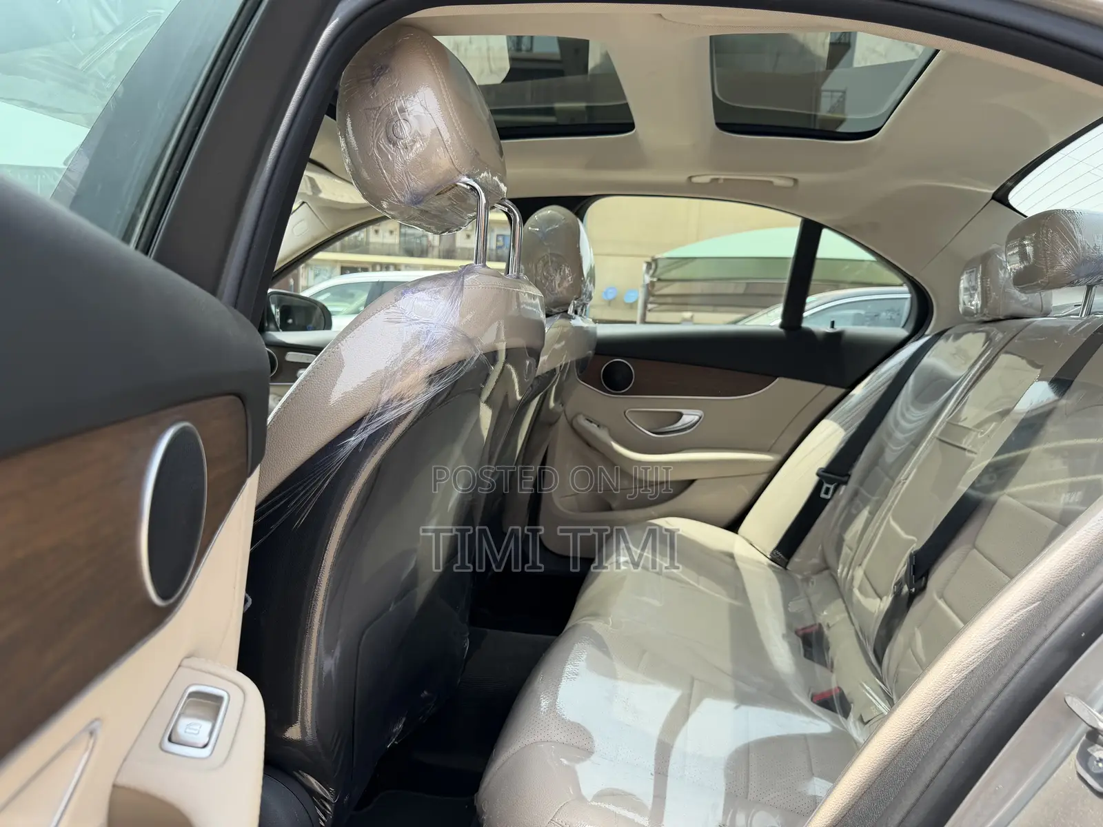 Mercedes-Benz C300 2020 Gold