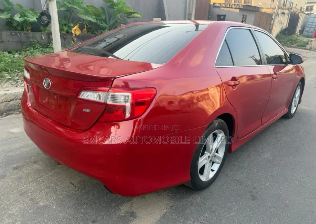 Toyota Camry SE 4dr Sedan (2.5L 4cyl 6A) 2013 Red