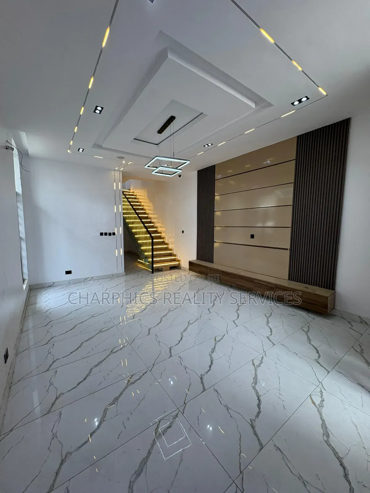 4bdrm Duplex in Ikota for sale