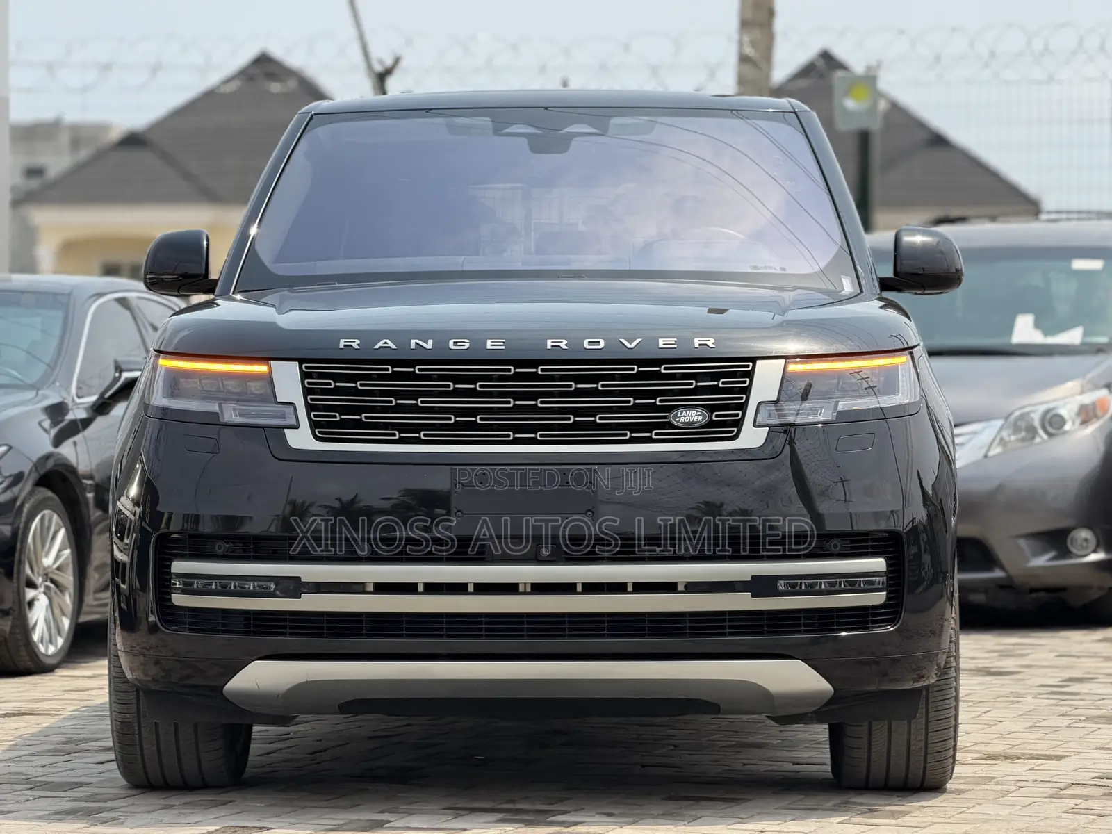 Land Rover Range Rover Vogue 2023 Black