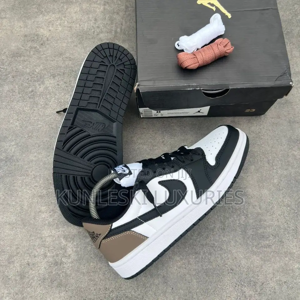 Original Air Jordan 1 Low Og Mocha Sneakers