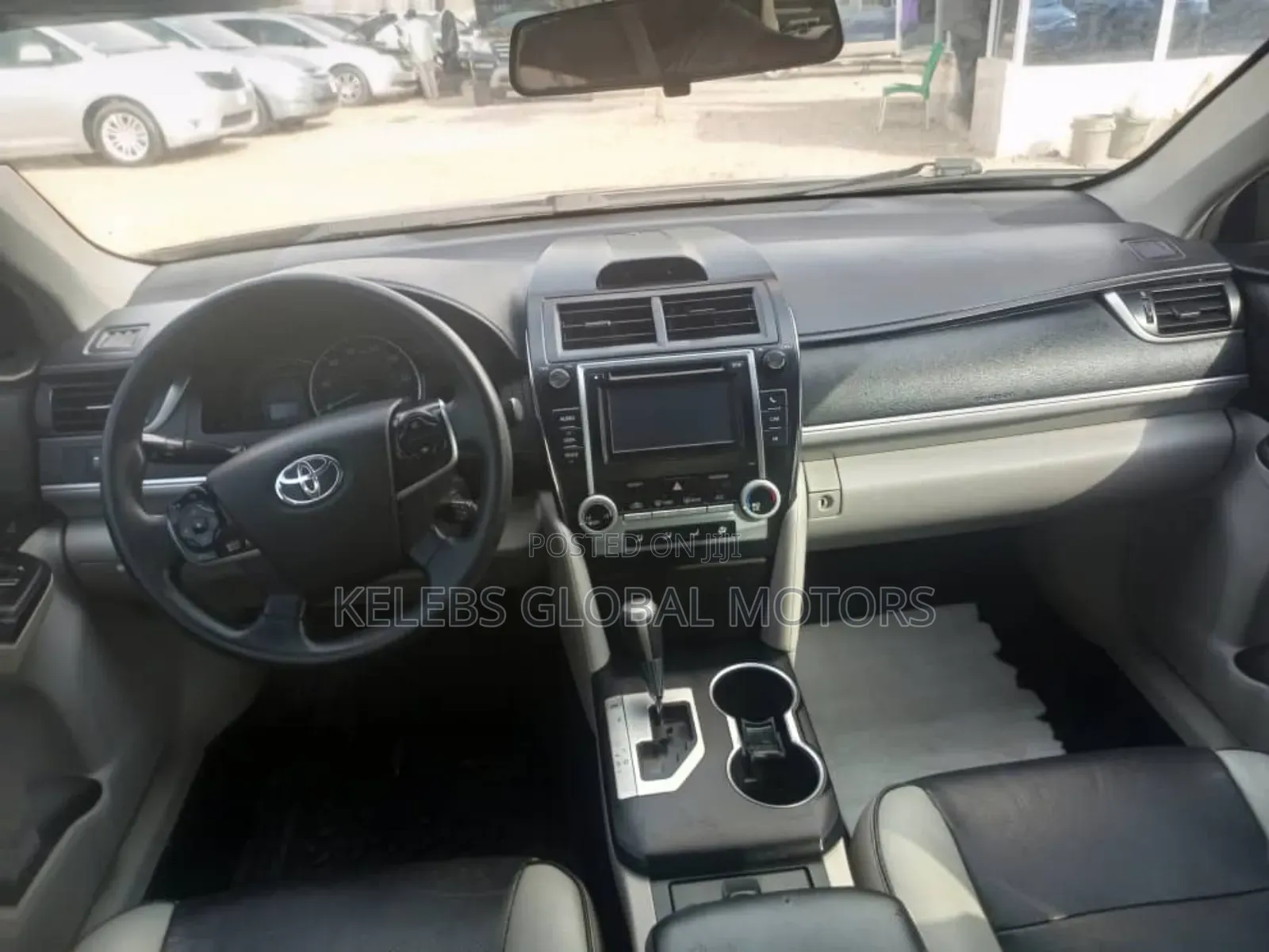 Toyota Camry LE 4dr Sedan (2.5L 4cyl 6A) 2013 Gray