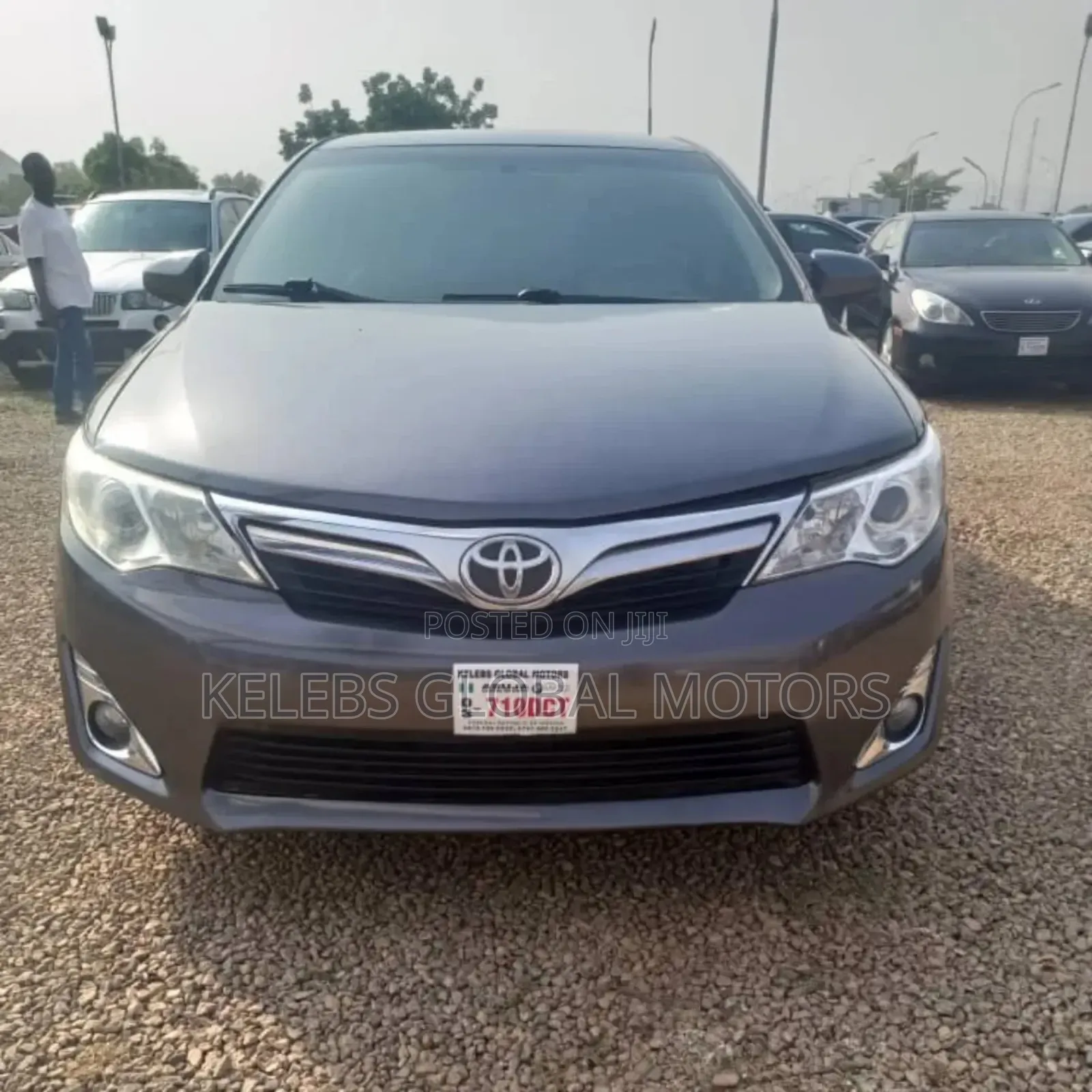 Toyota Camry LE 4dr Sedan (2.5L 4cyl 6A) 2013 Gray