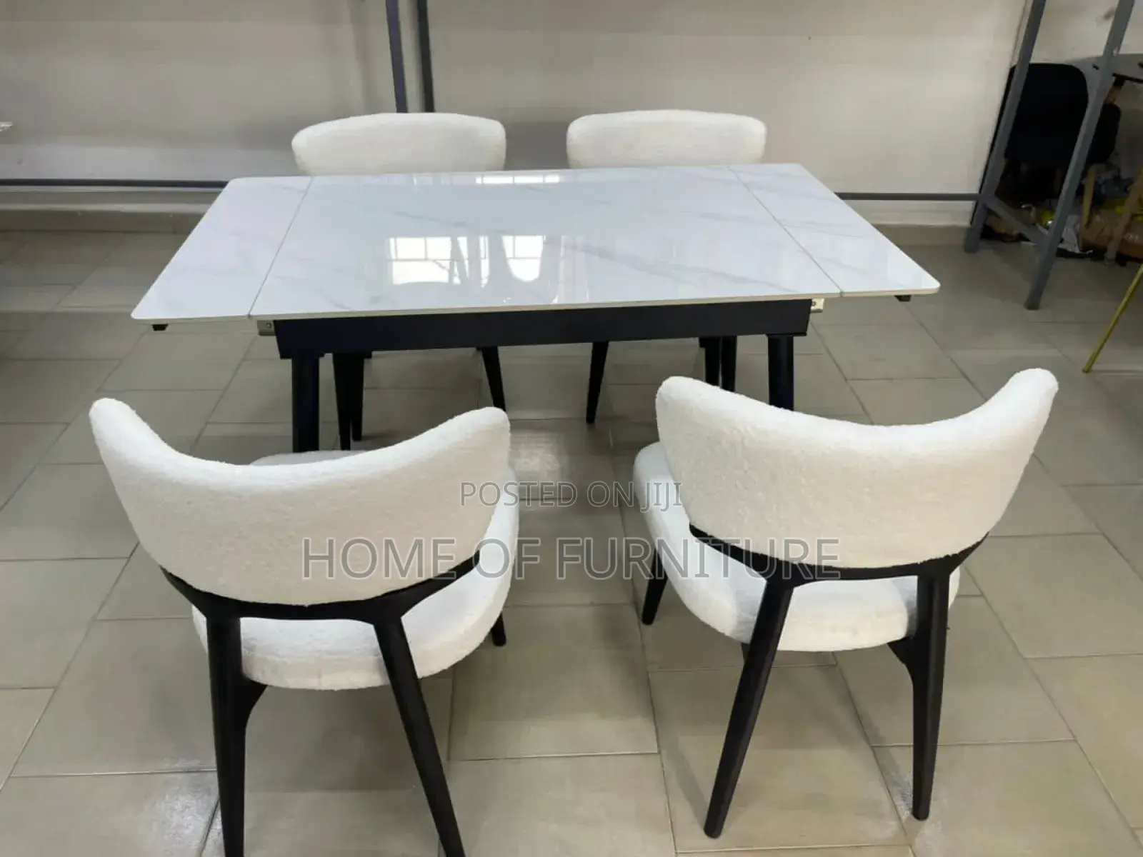 4 Chairs and Square Centre Table Set – Lounge Seating