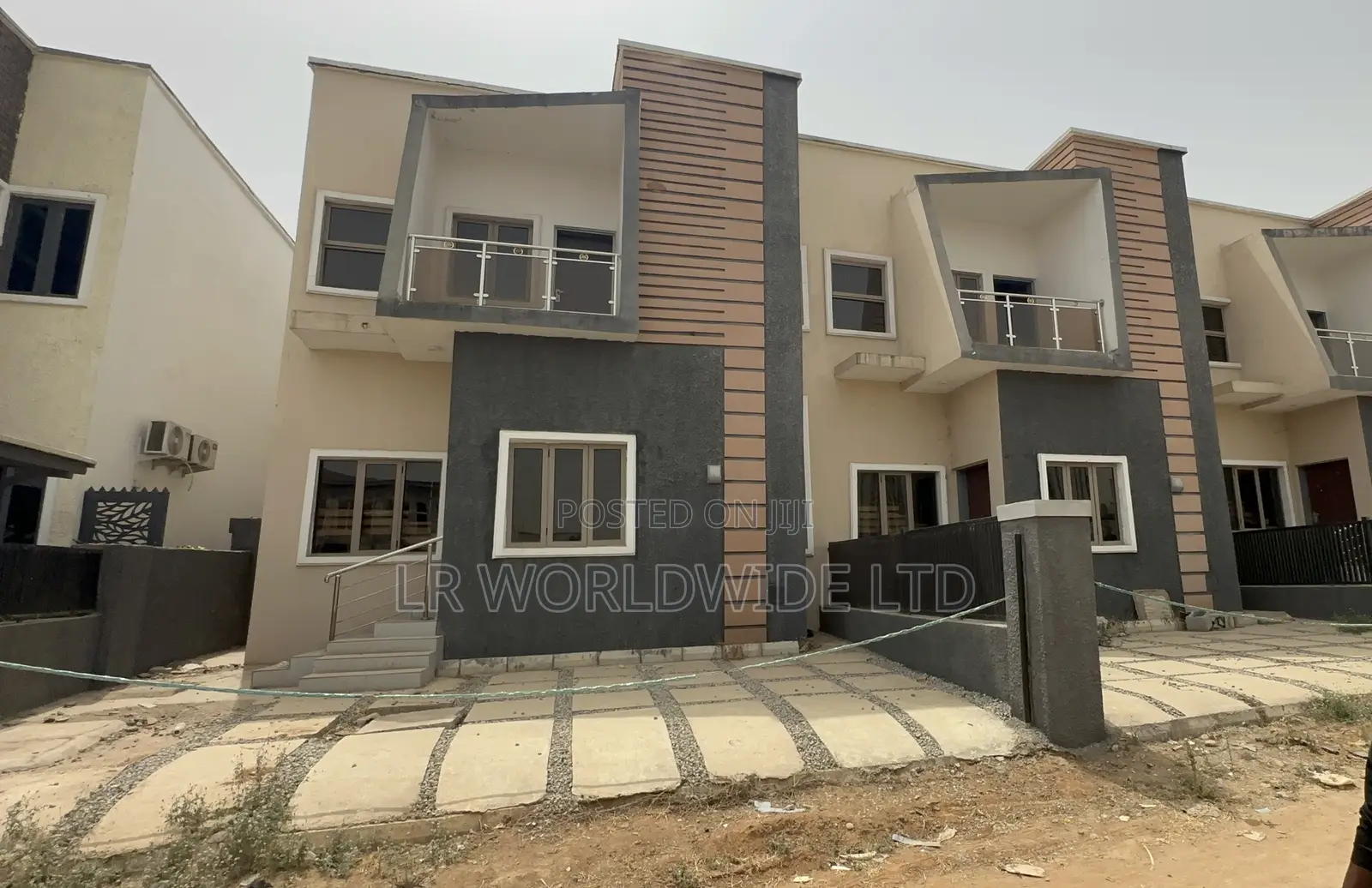 3bdrm Townhouse/Terrace in Mshel, Abuja (Fct) for Sale
