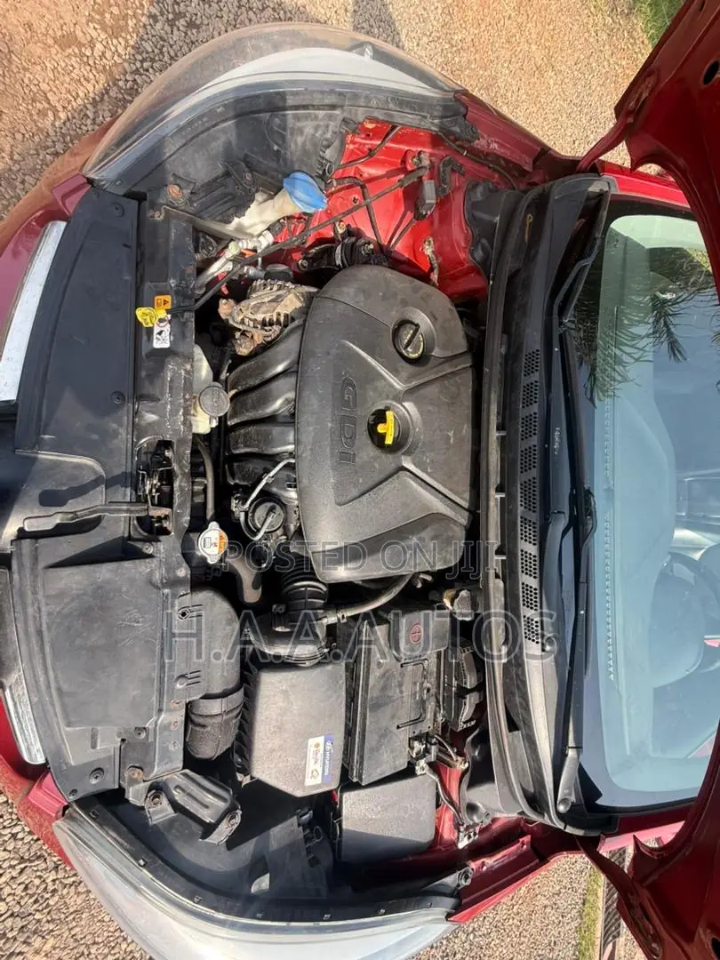 Hyundai Elantra 2014 Red