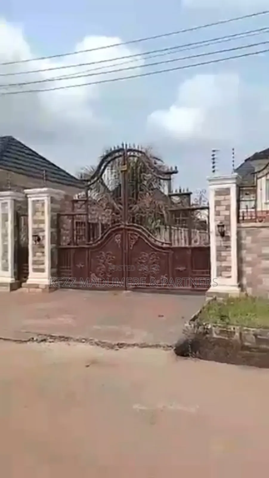 7bdrm Duplex in Works Layout , for sale