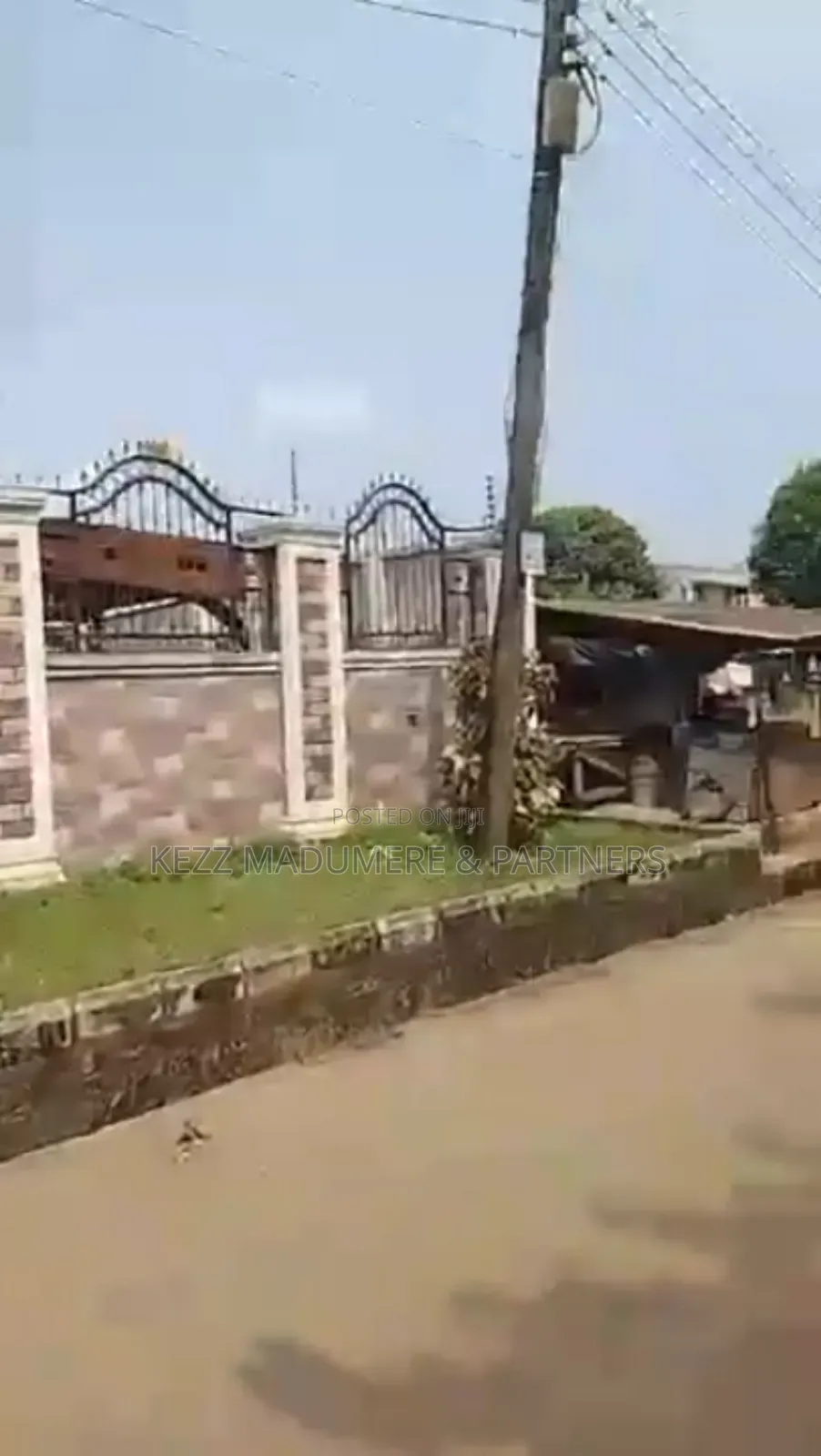 7bdrm Duplex in Works Layout , for sale