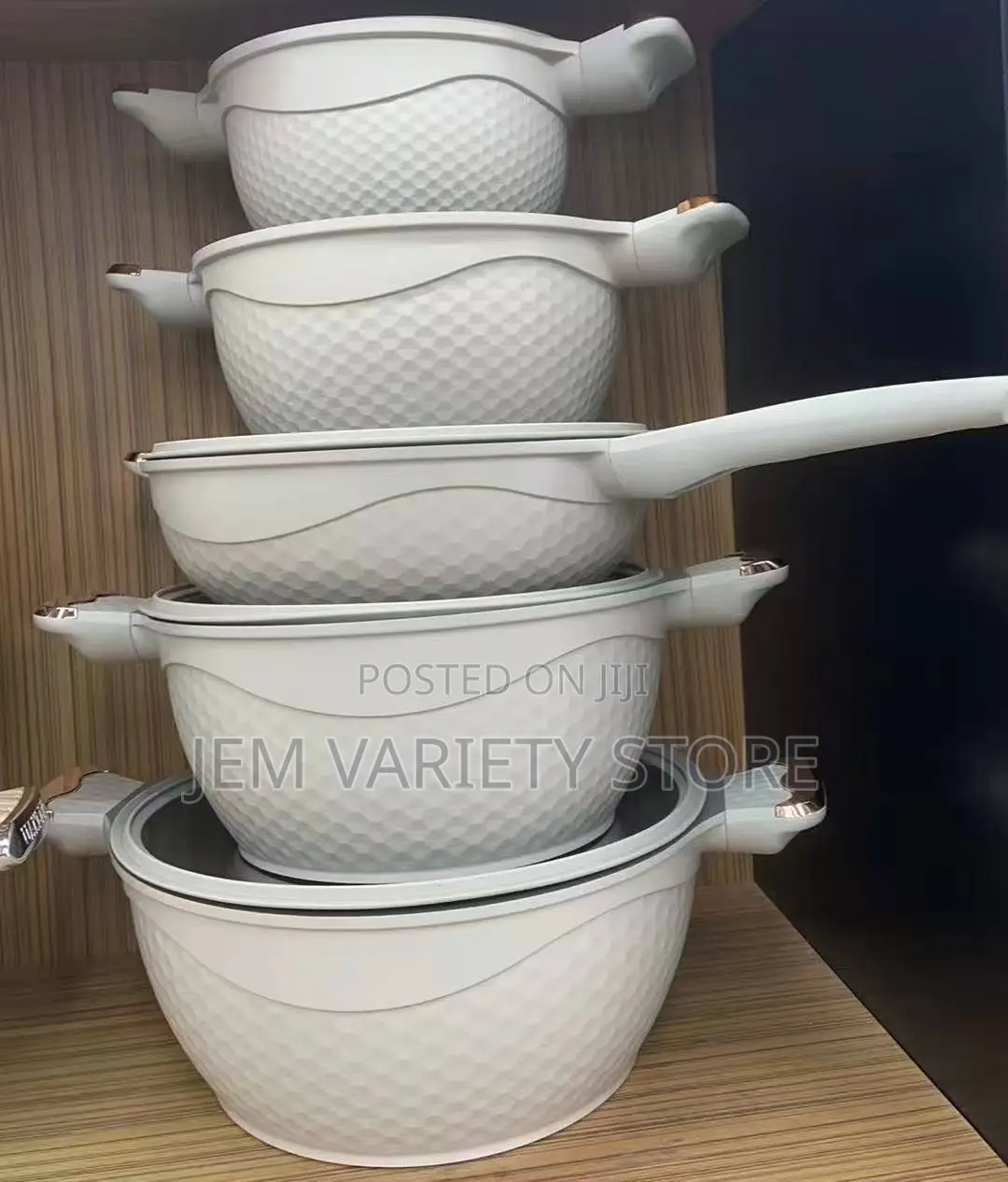 Uakeen Pot