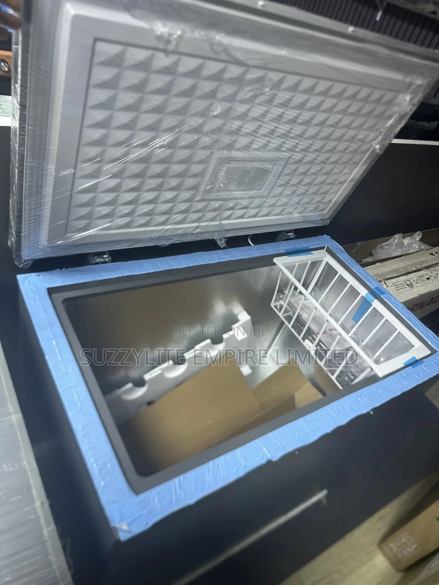 Aeon 200 Liters Chest Freezer Energy Saving