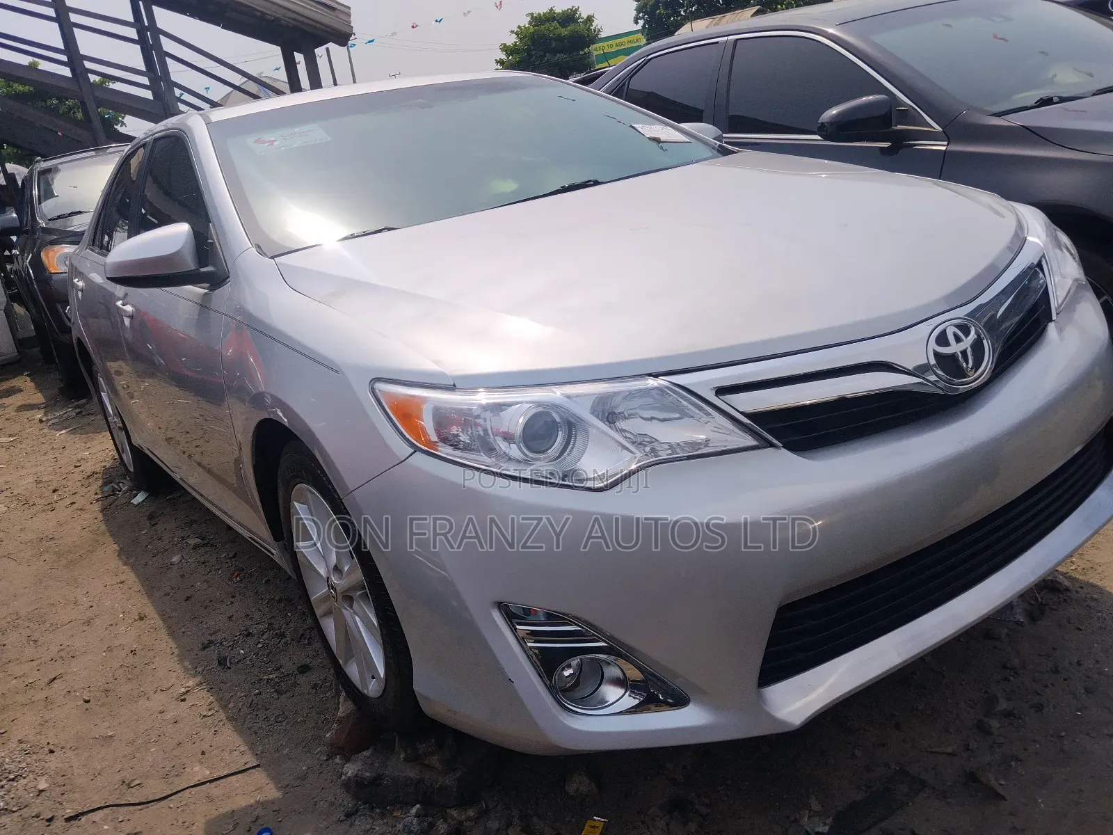 Toyota Camry XLE 4dr Sedan (3.5L 6cyl 6A) 2014 Silver