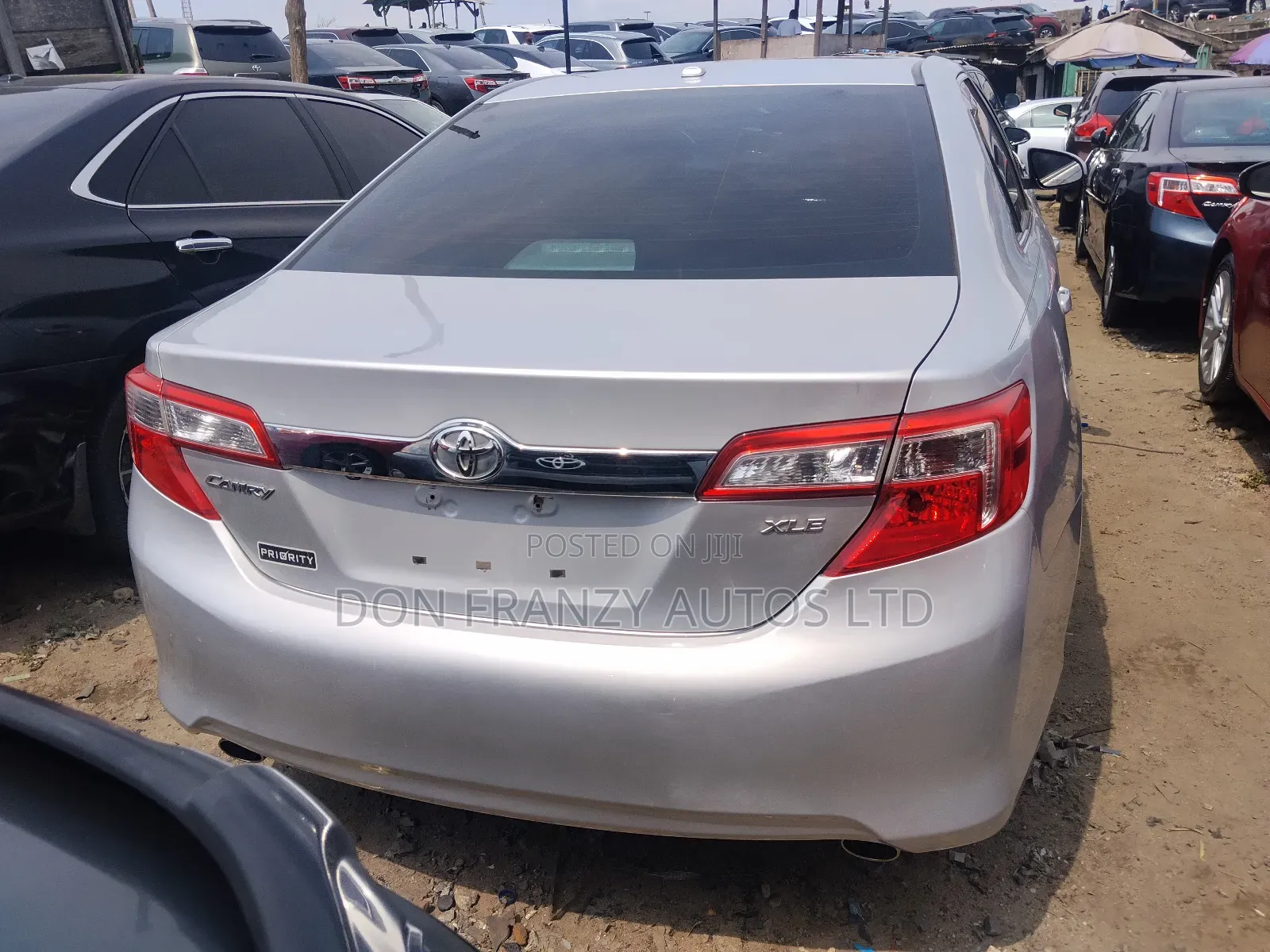 Toyota Camry XLE 4dr Sedan (3.5L 6cyl 6A) 2014 Silver