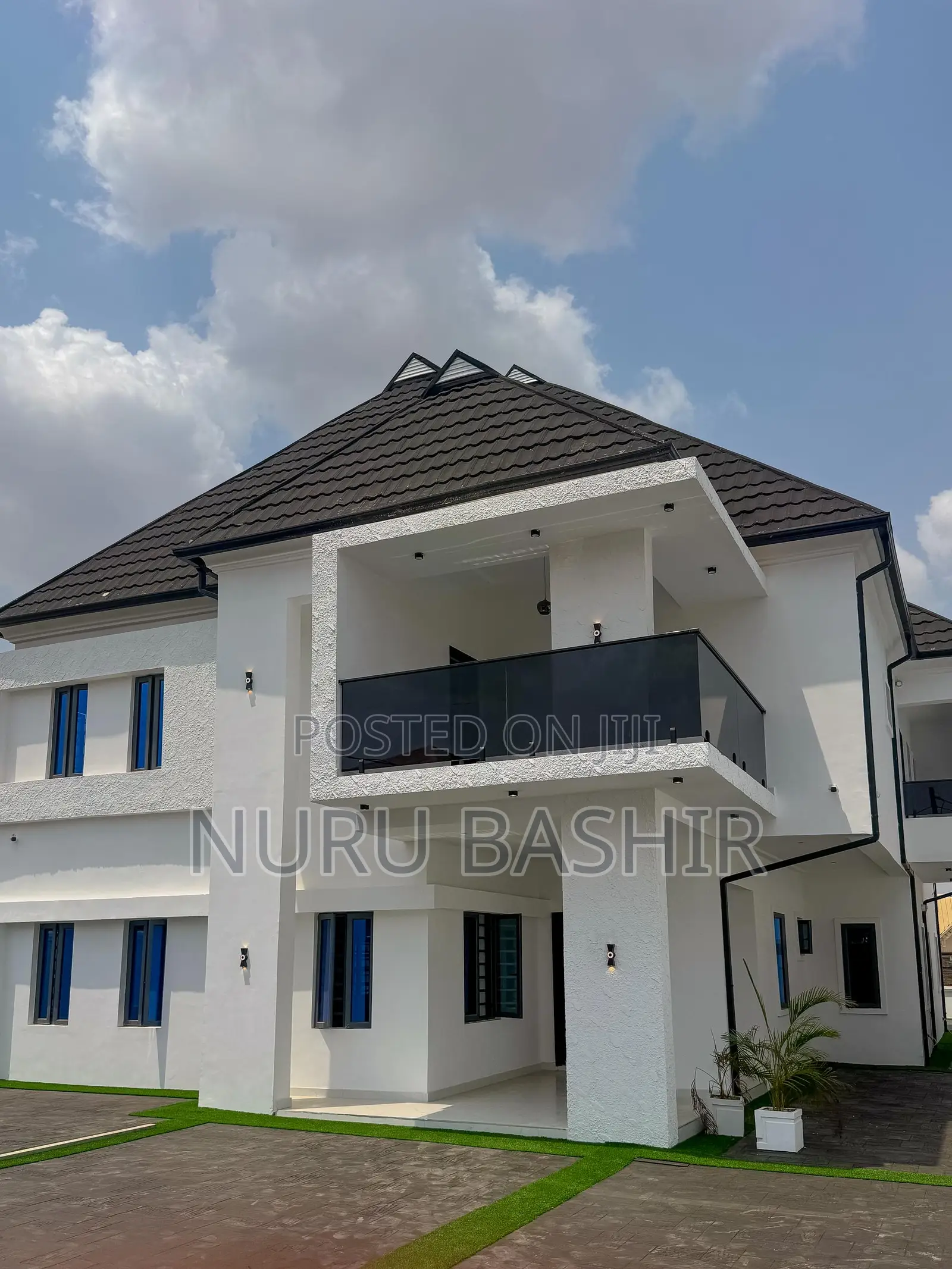 4bdrm Bungalow in Oluyole Estate for sale