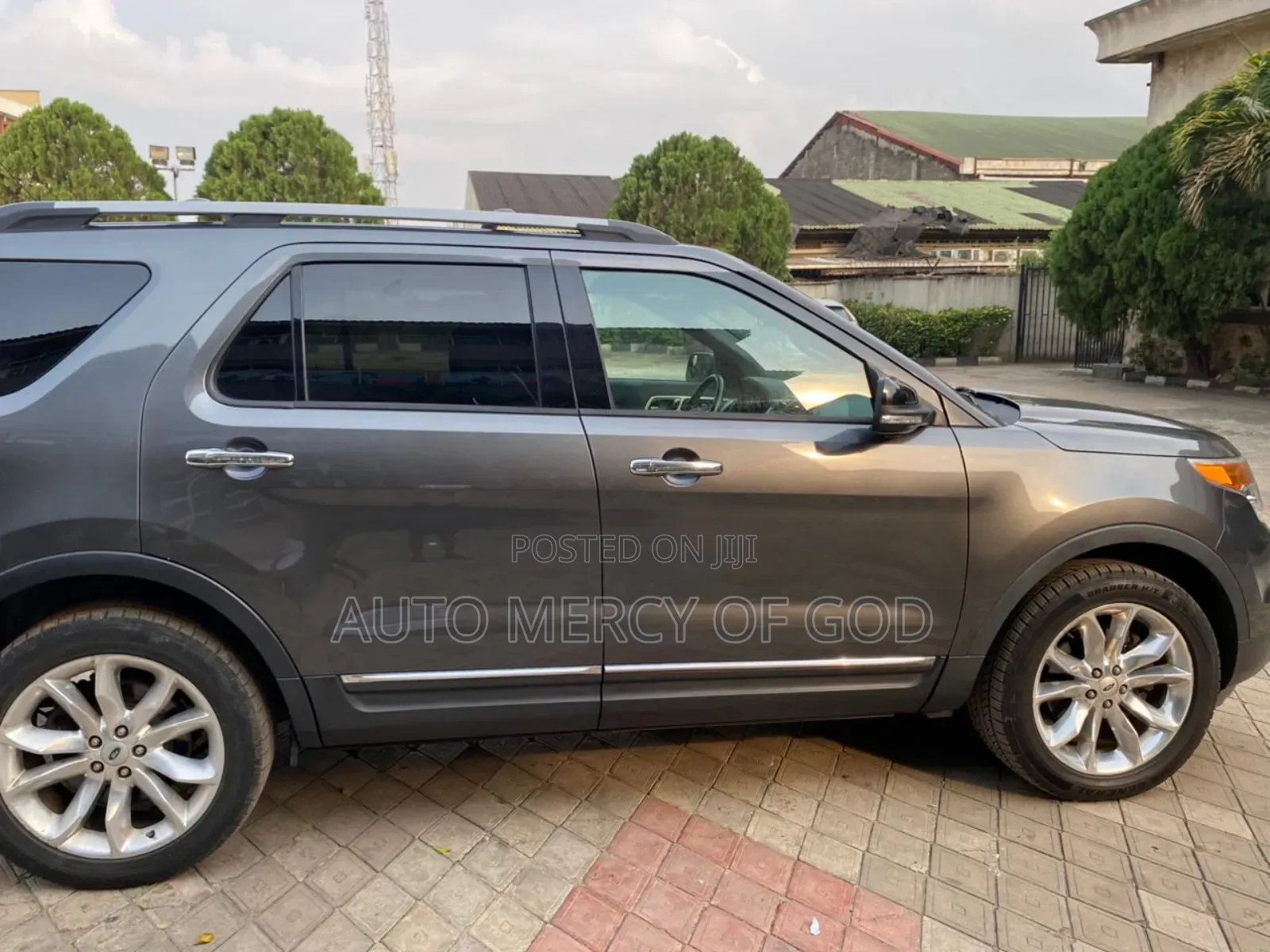 Ford Explorer XLT 4dr SUV AWD (3.5L 6cyl 6A) 2015 Gray