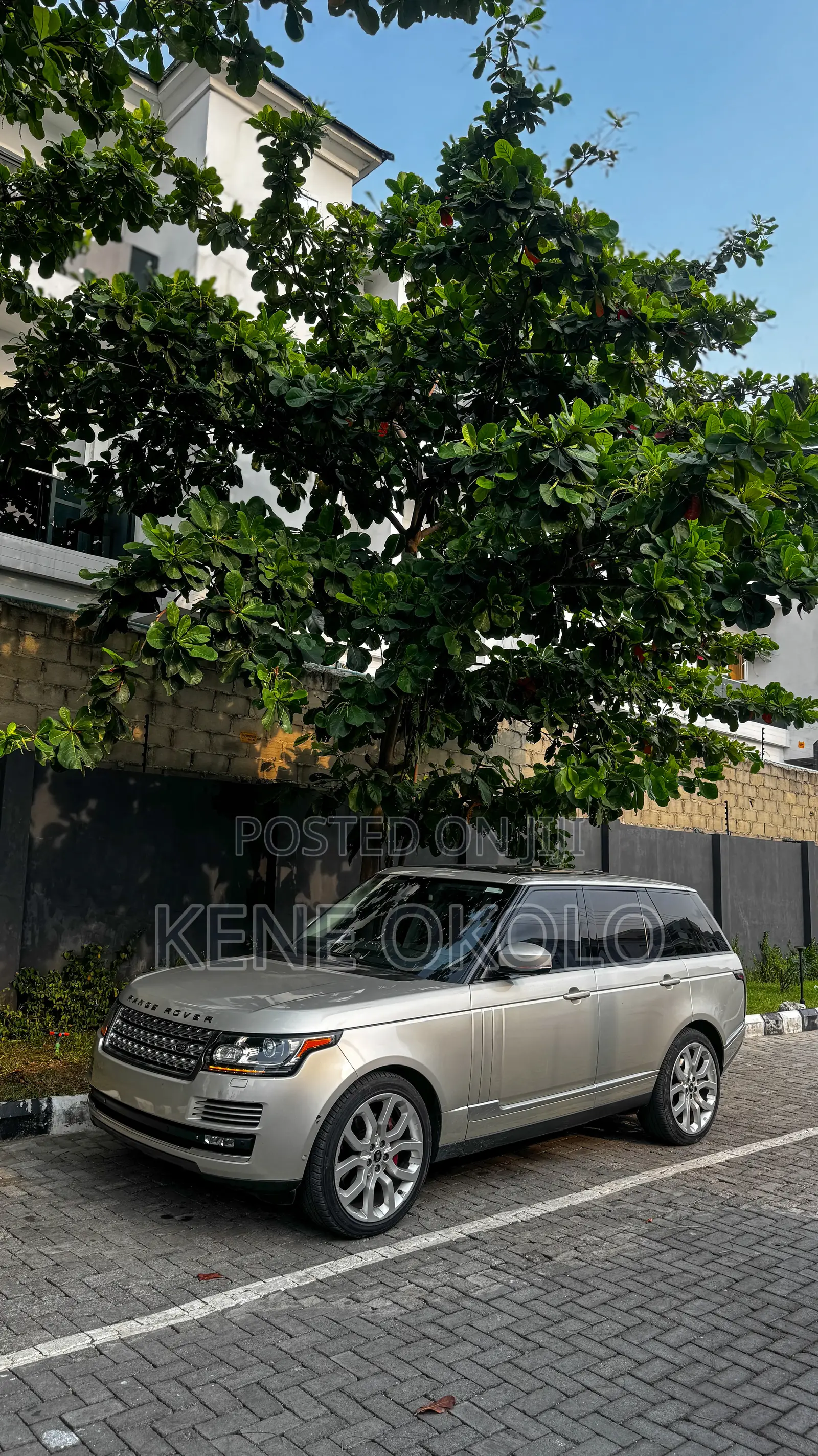 Land Rover Range Rover Vogue 2015 Gold