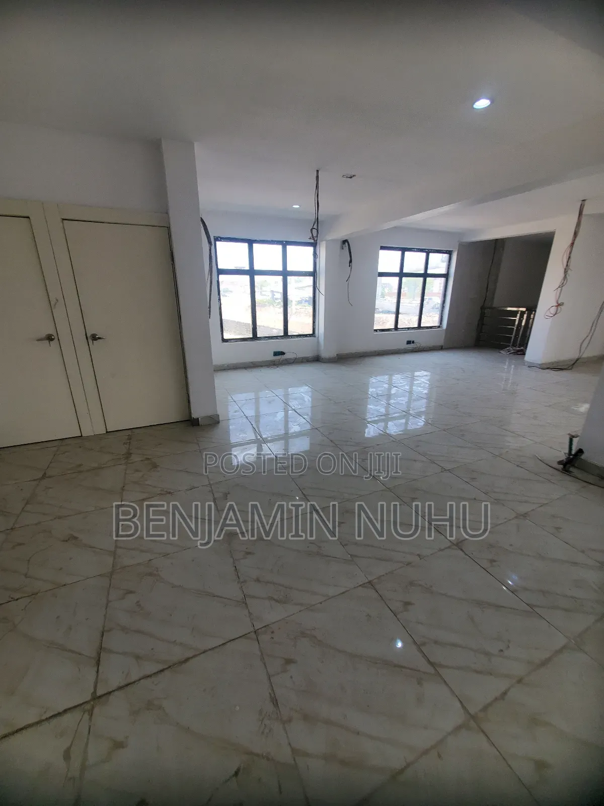Newly Built Massive 215sqm for Shop or Office Facing the Express