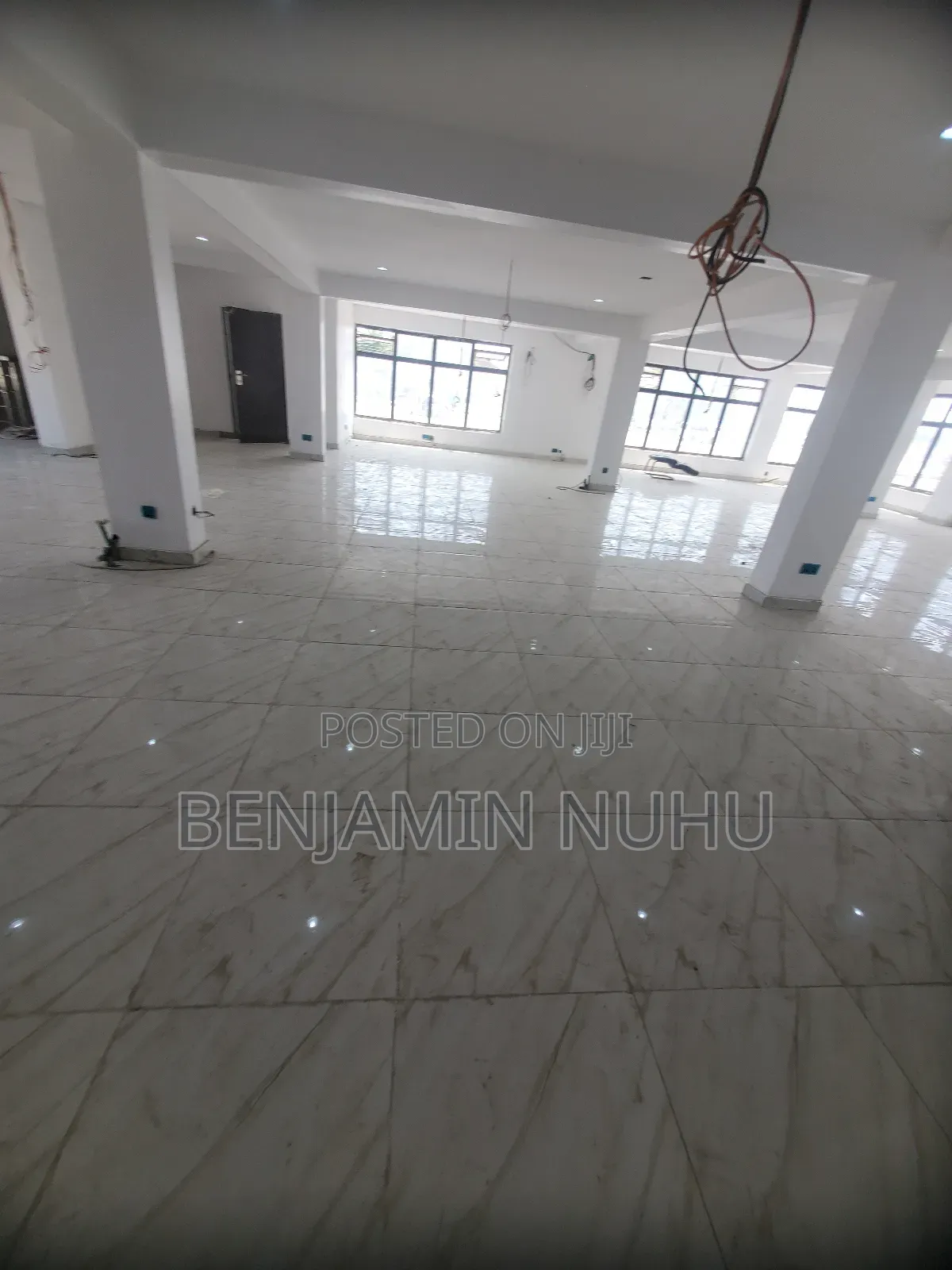 Newly Built Massive 215sqm for Shop or Office Facing the Express