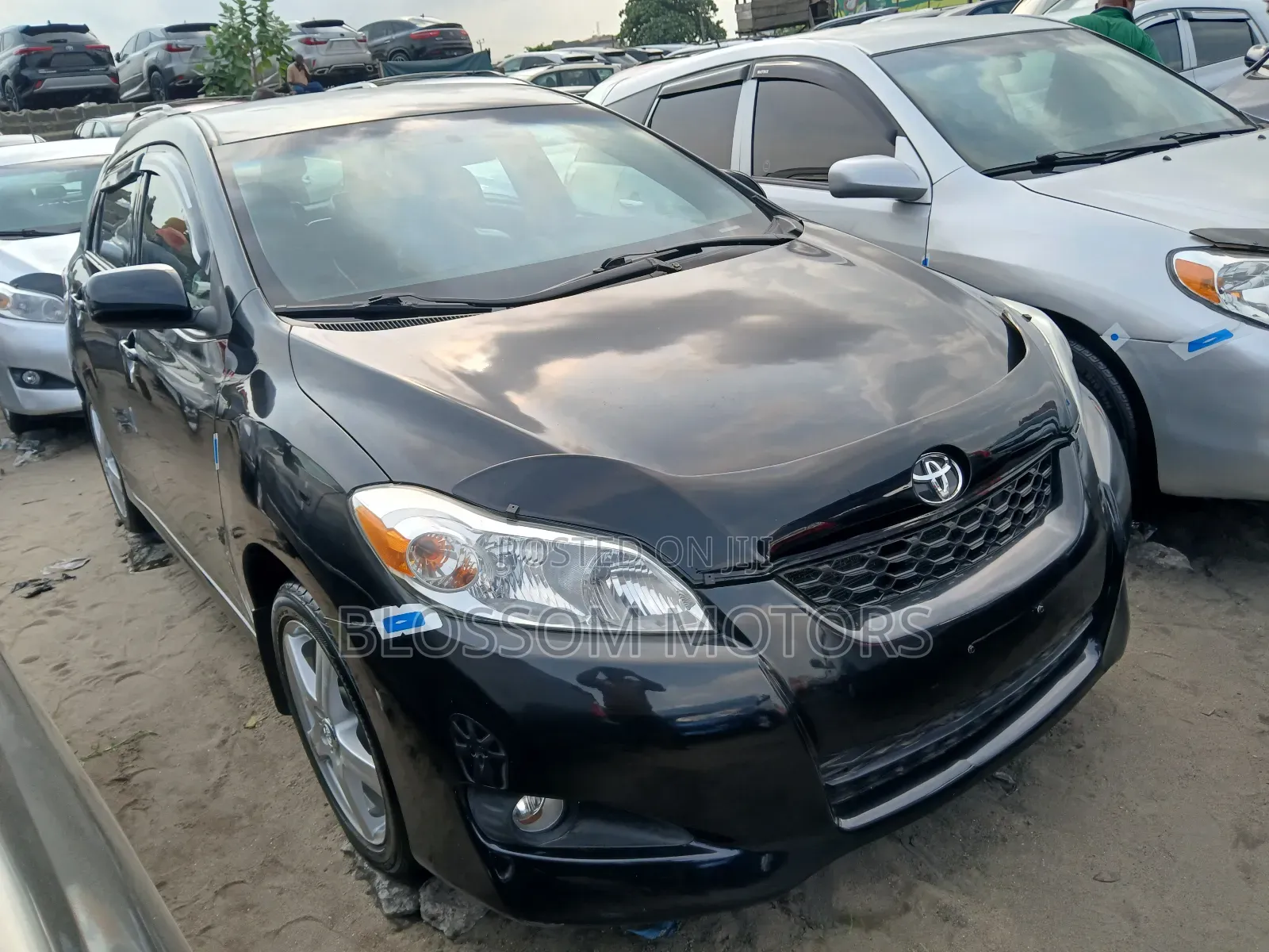 Toyota Matrix S Hatchback AWD (2.4L 4cyl 4A) 2011 Black