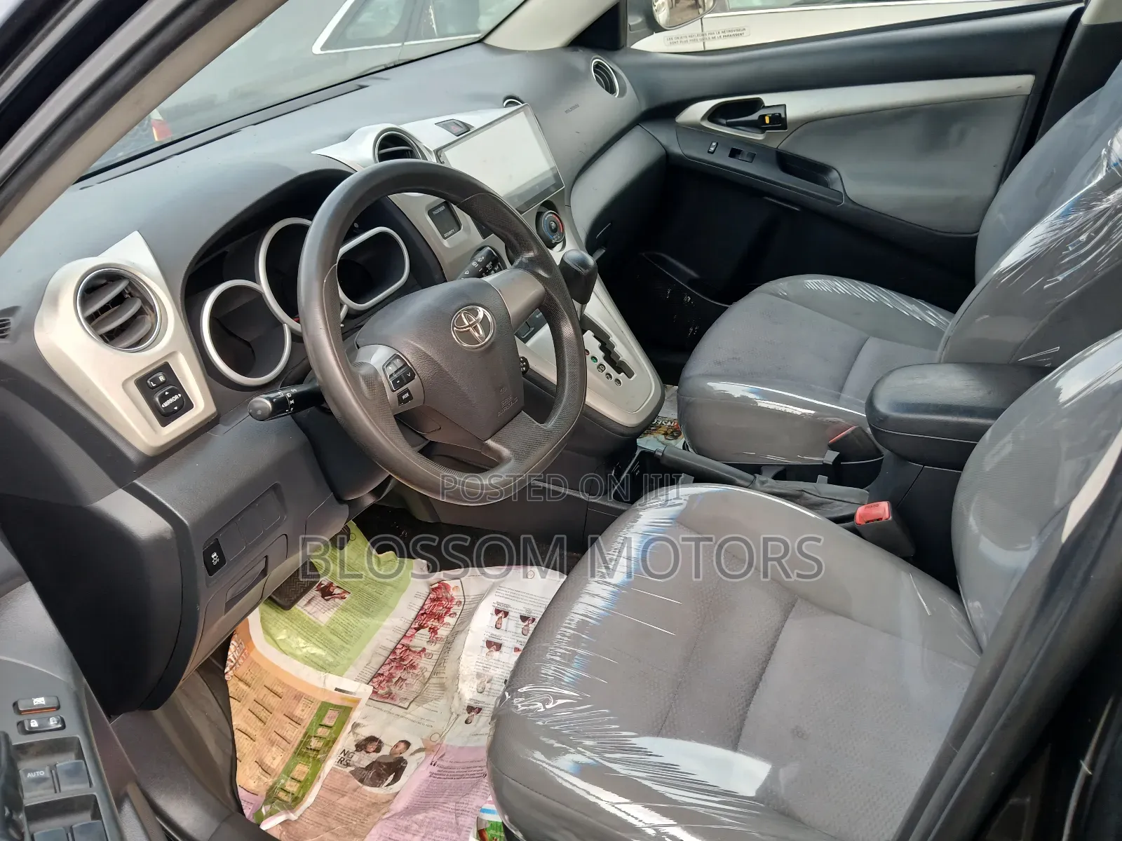 Toyota Matrix S Hatchback AWD (2.4L 4cyl 4A) 2011 Black
