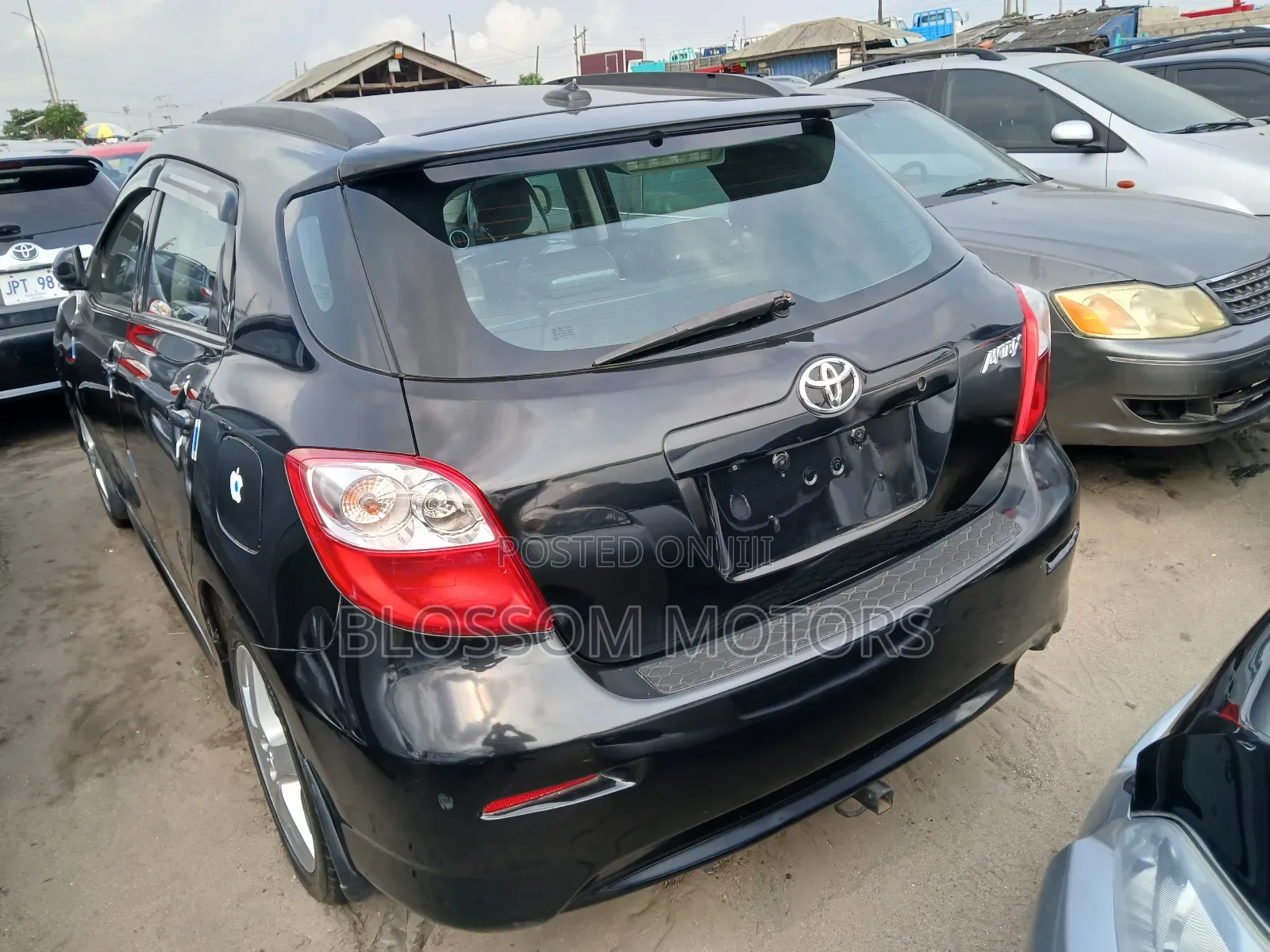 Toyota Matrix S Hatchback AWD (2.4L 4cyl 4A) 2011 Black