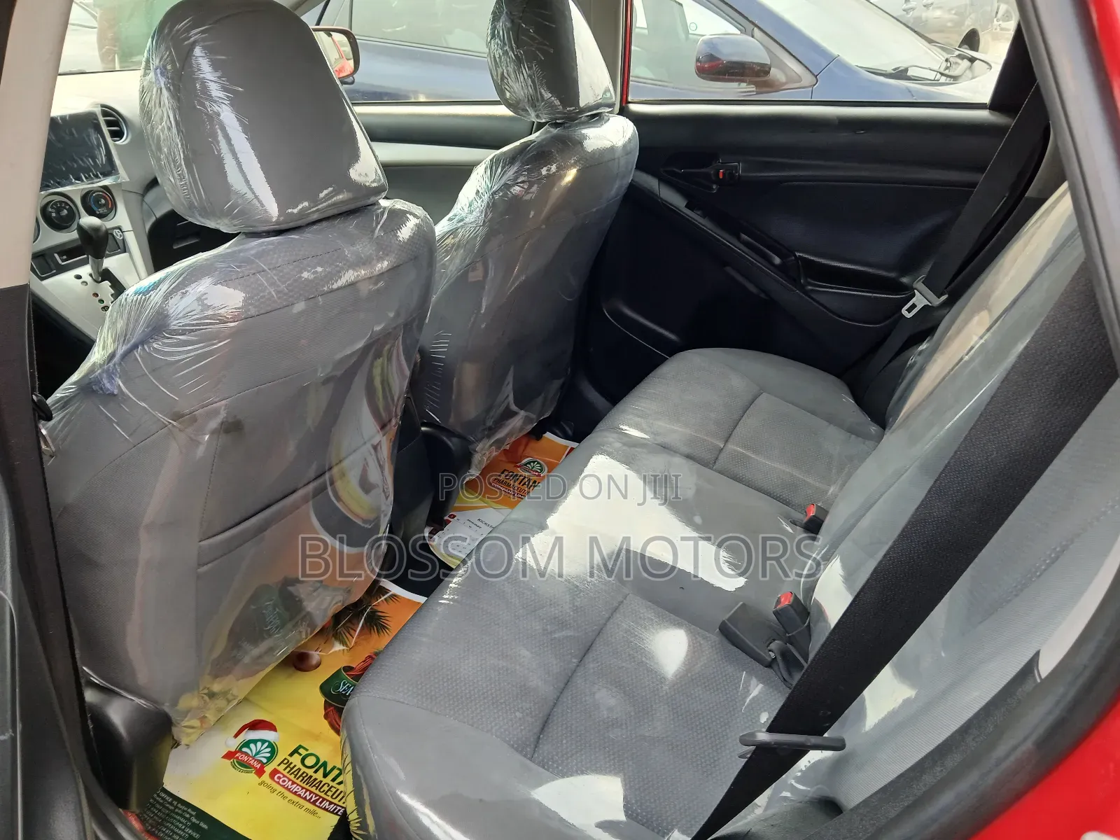 Toyota Matrix Hatchback FWD (1.8L 4cyl 5M) 2010 Red