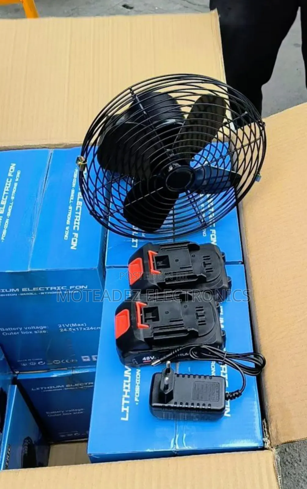 48v Lithium Battery Strong Wind Rechargeable Table Fan With 2batteries