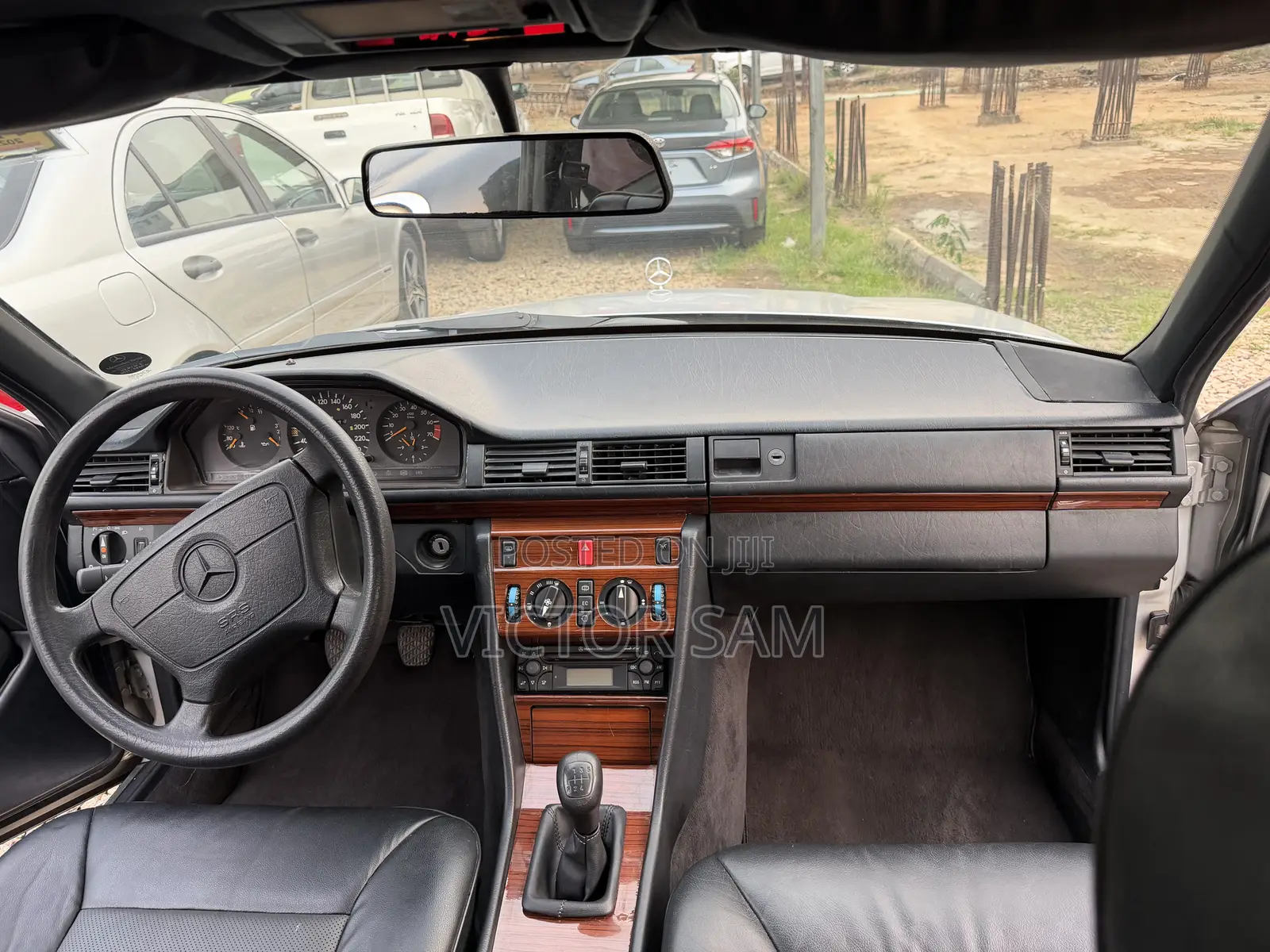 Mercedes-Benz E200 1995 Silver