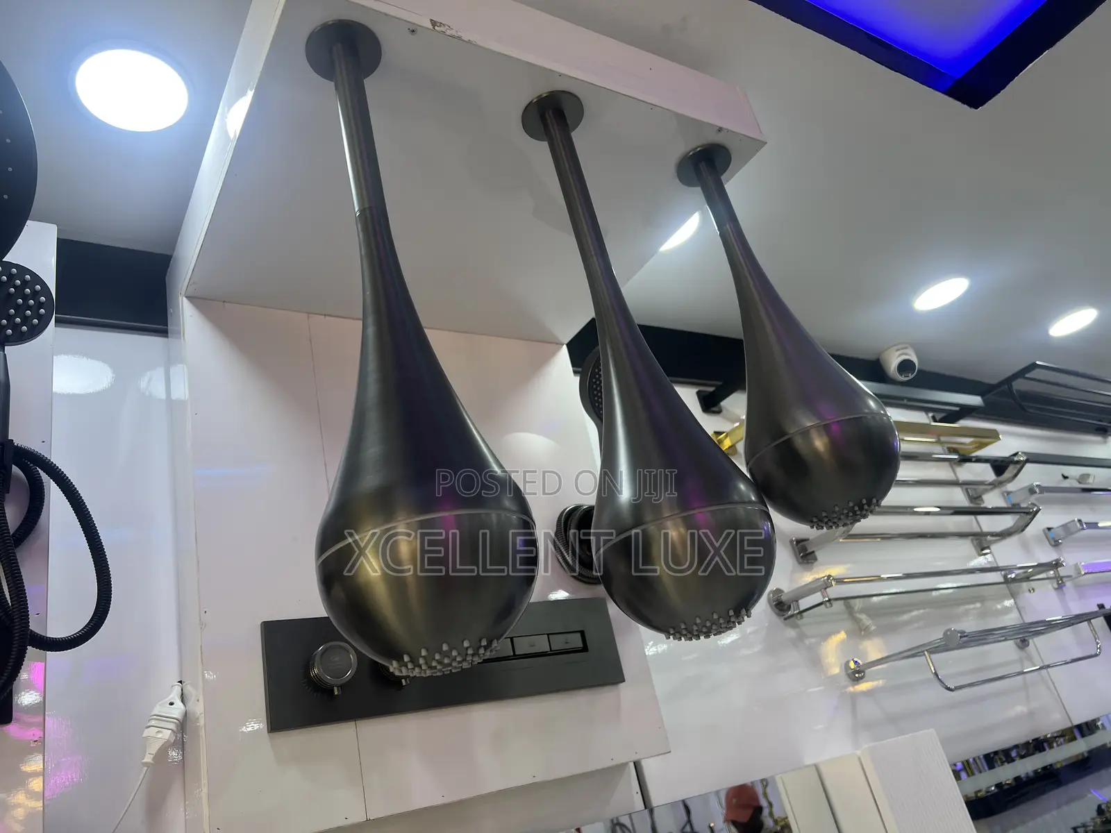 Ceiling-mount Rainfall Conceal Shower System With 3 Shower Heads