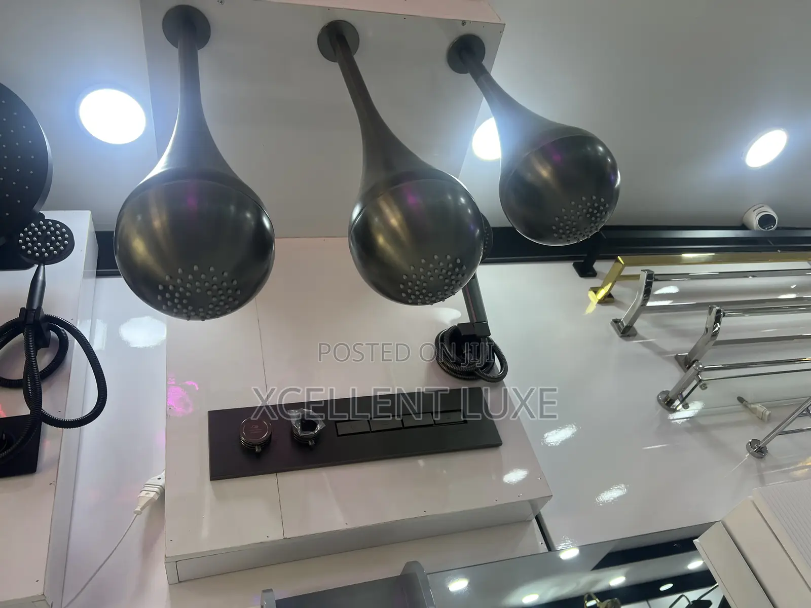 Ceiling-mount Rainfall Conceal Shower System With 3 Shower Heads