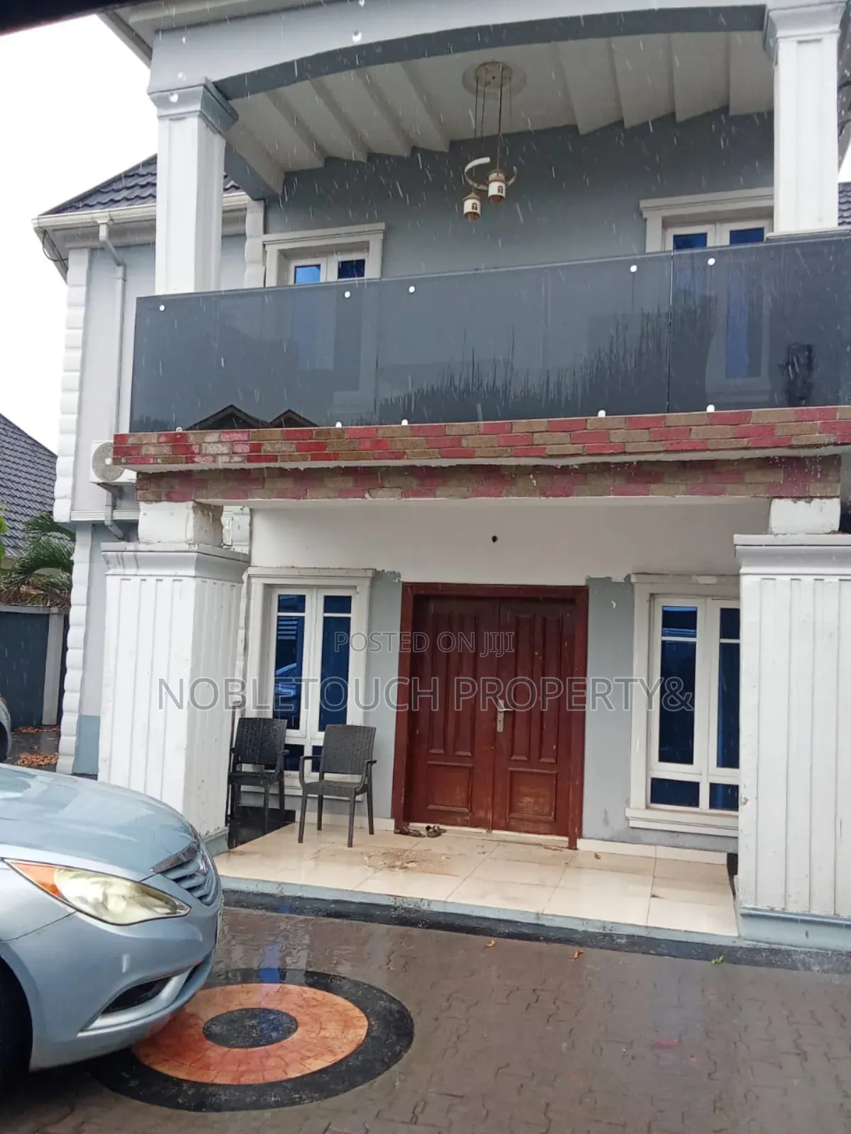 8bdrm Duplex in Diamond Estate for sale
